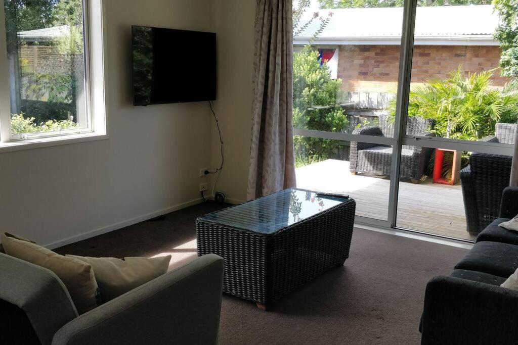 Three-Bedroom House photo 3