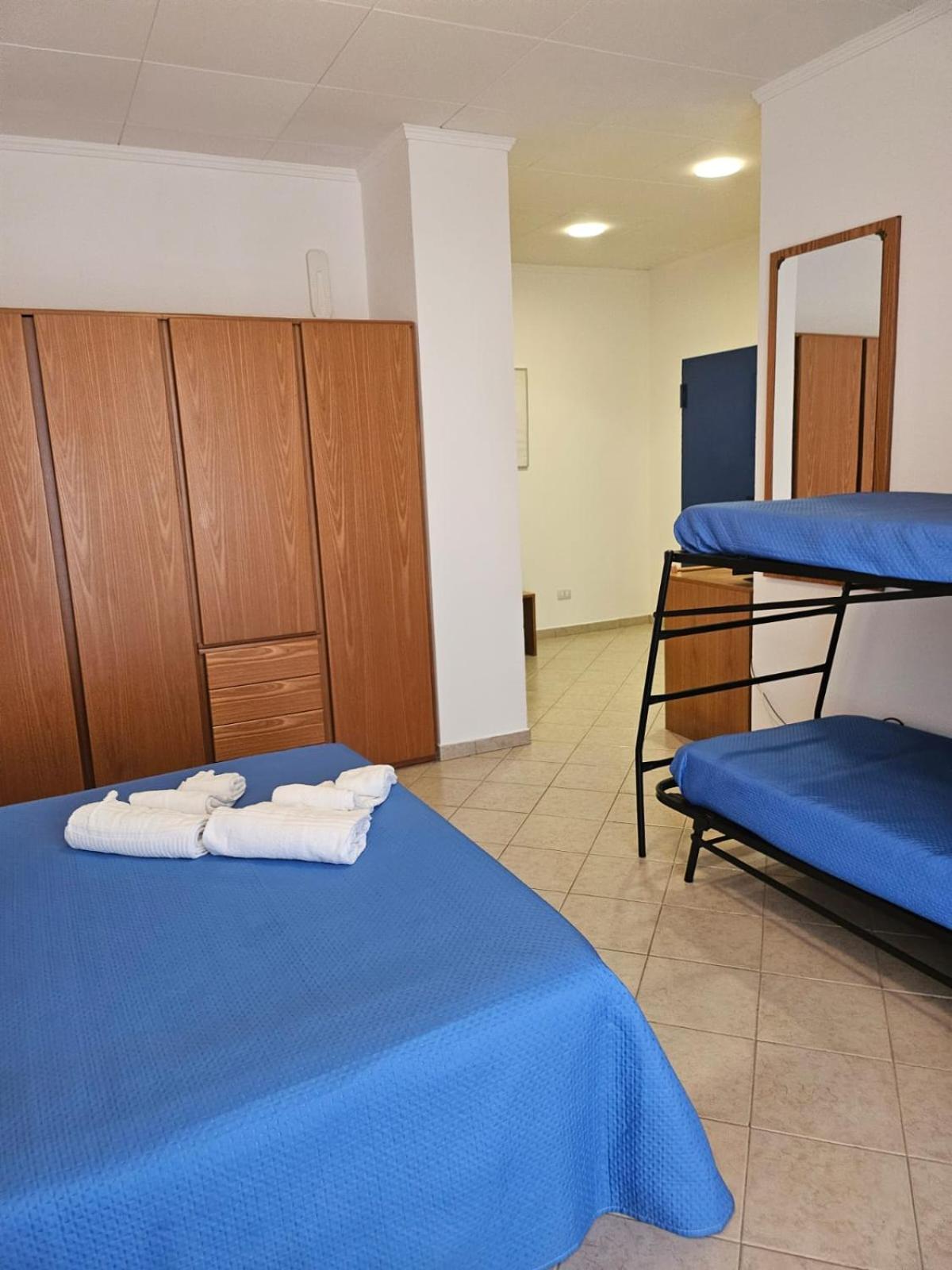 Quadruple Room with Balcony photo 2