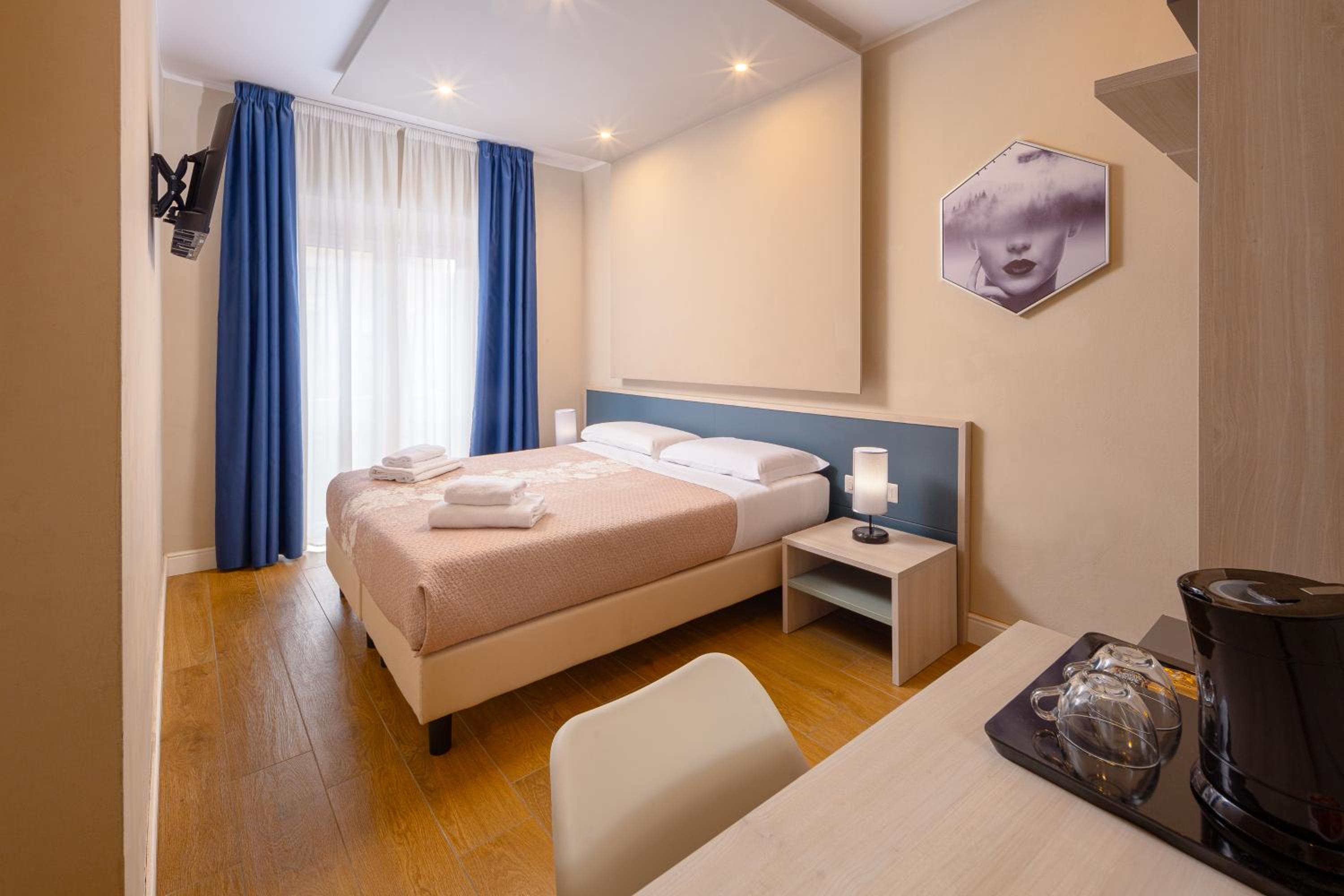 Standard Double or Twin Room photo 1