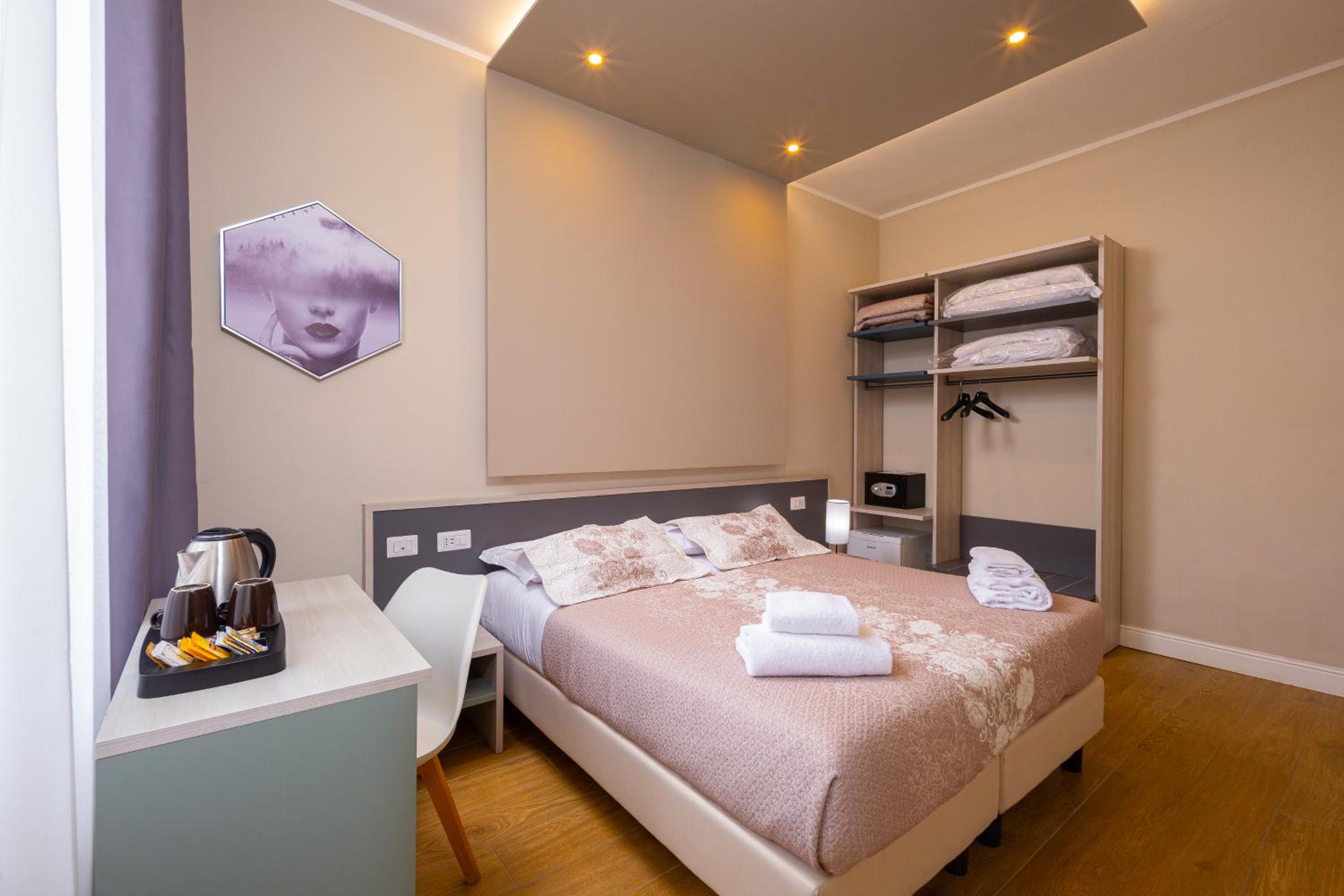 Standard Double or Twin Room photo 2