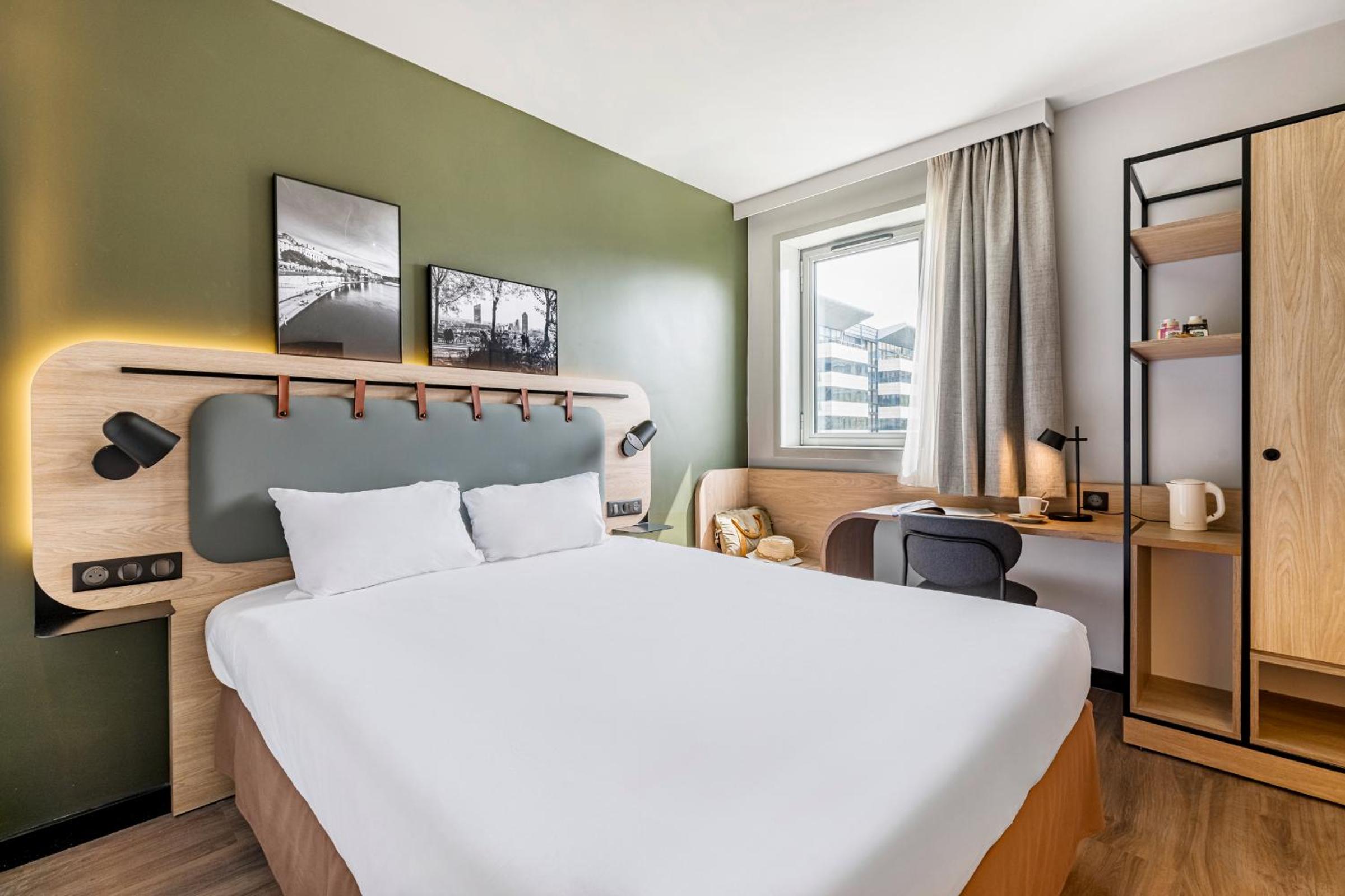 Standard Double Room - Photo 6