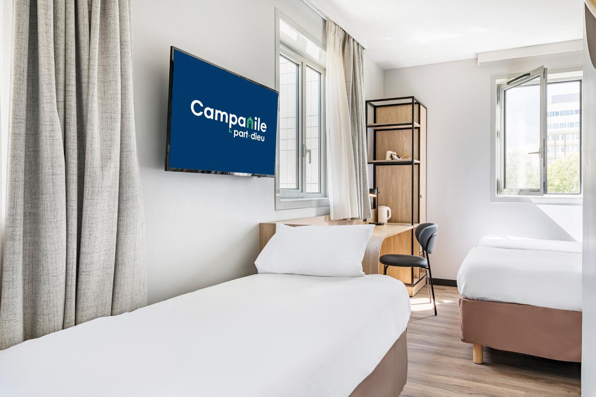 Triple Room with Three Single Beds - Photo 2