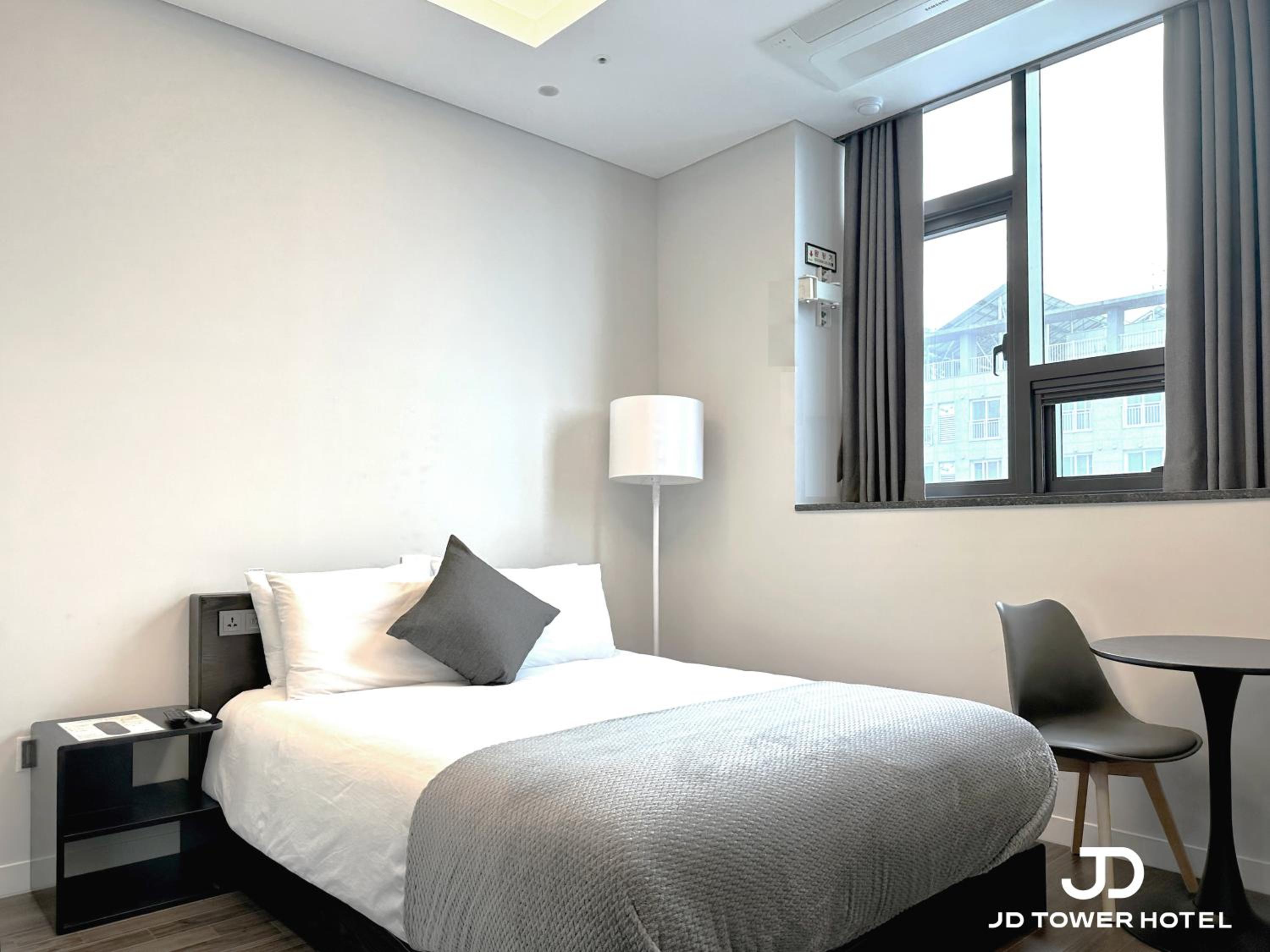 Deluxe Double Room - Photo 18