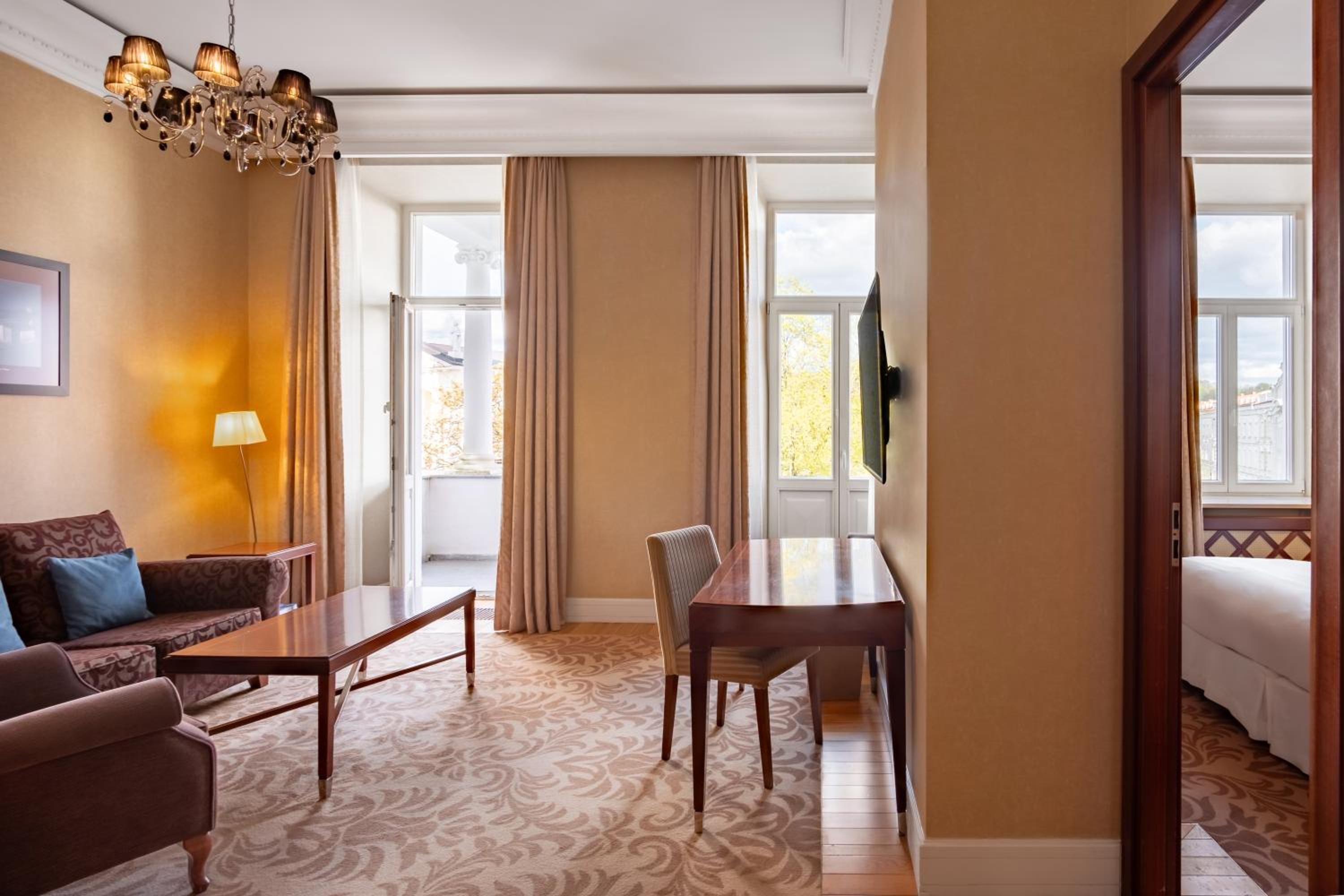 One-Bedroom King Suite with Balcony