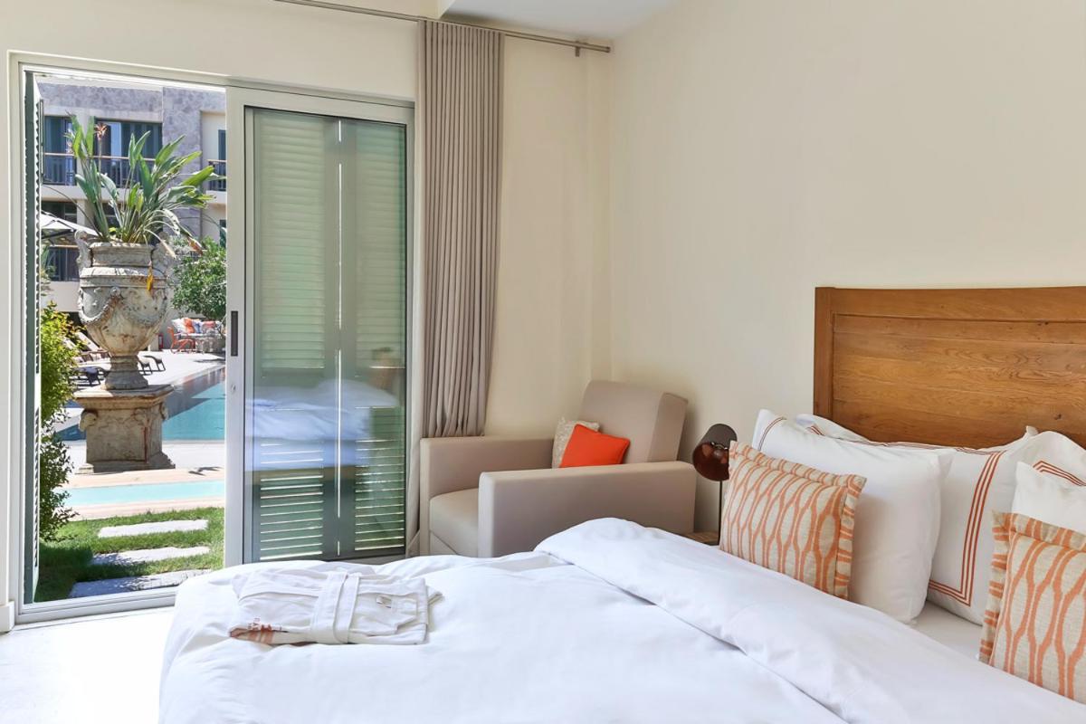 Superior Double Room with Pool Access photo 2