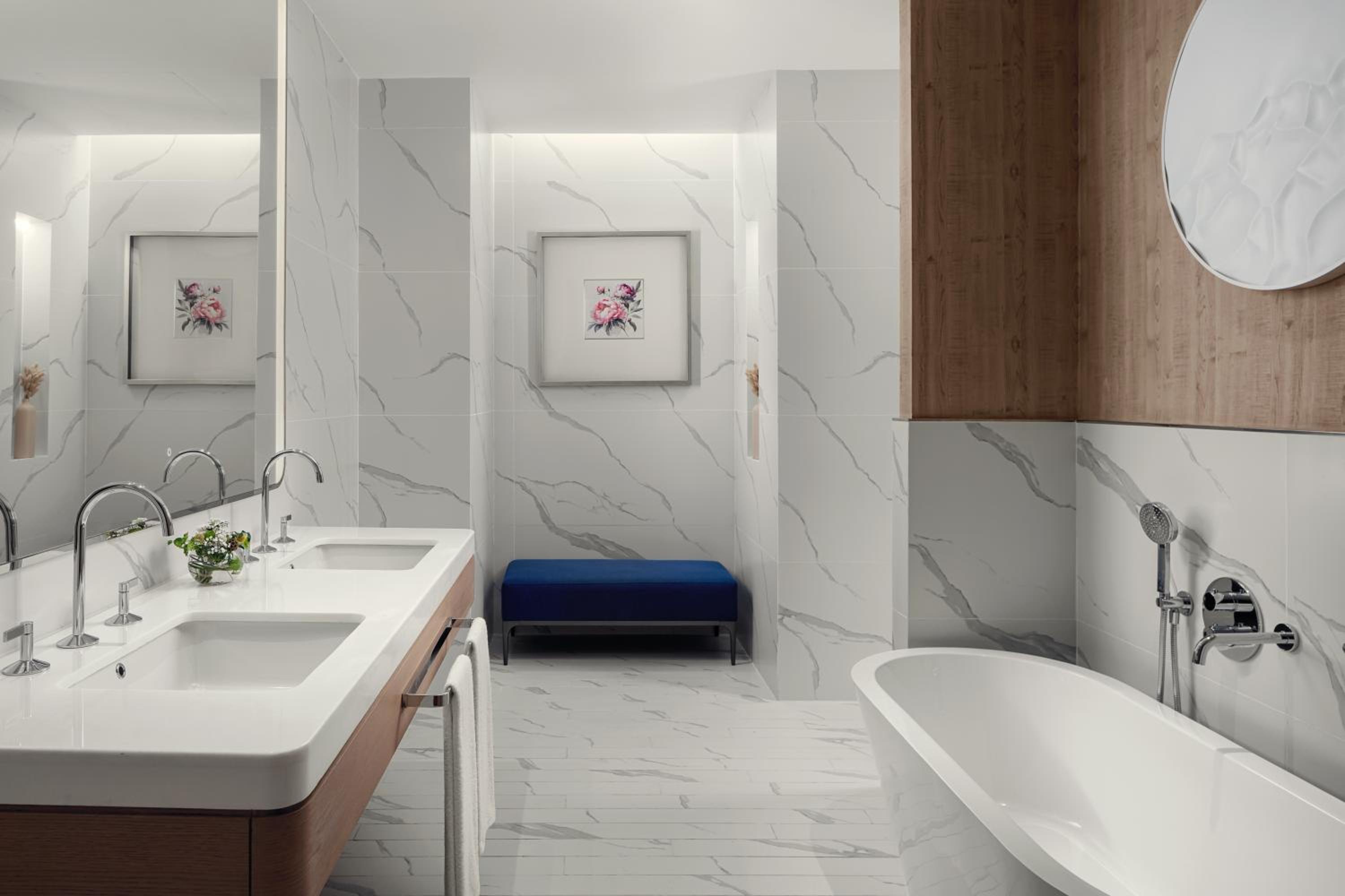 Deluxe Twin Room with Balcony and Sea View