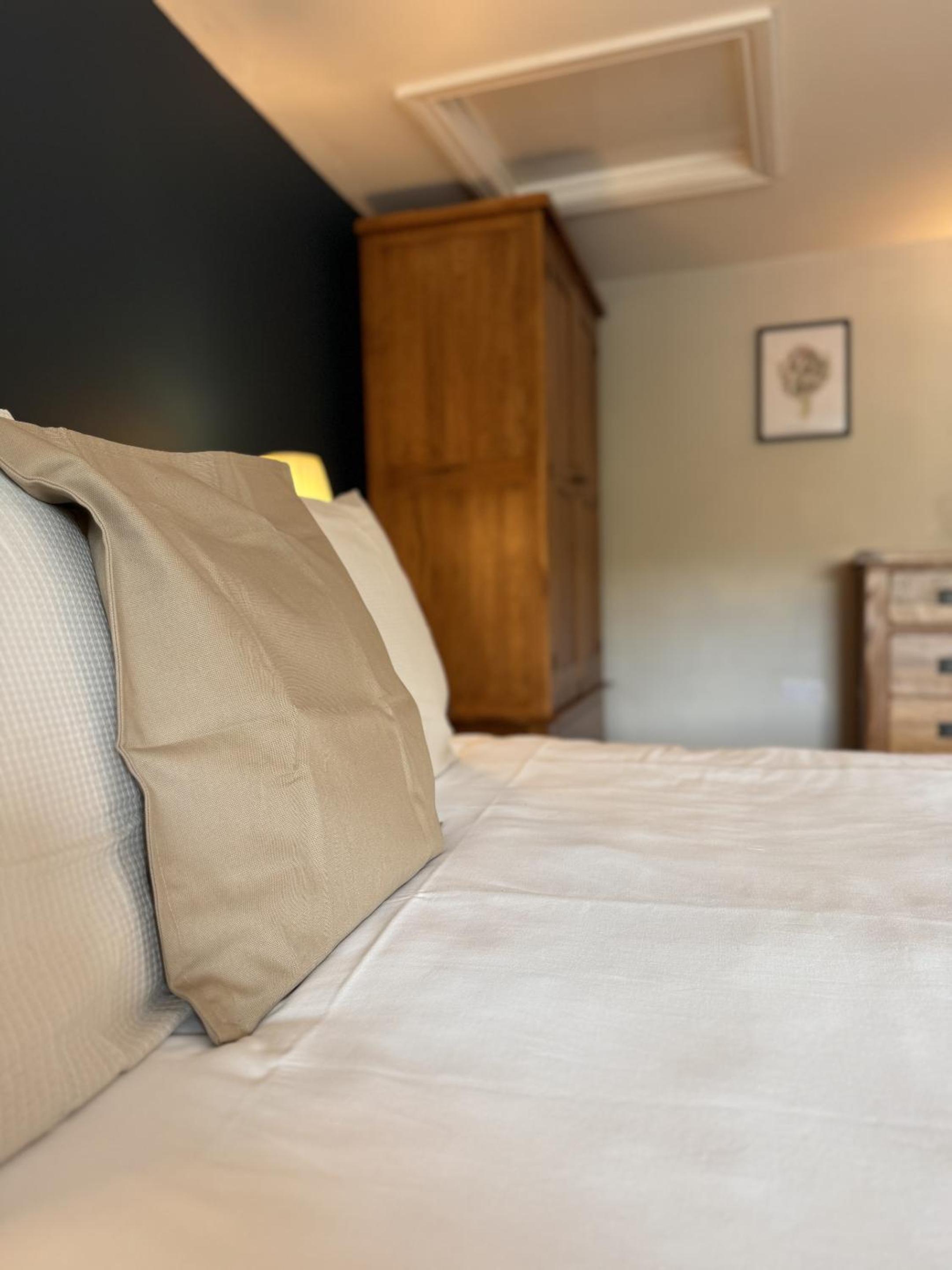 Standard King Room photo 2