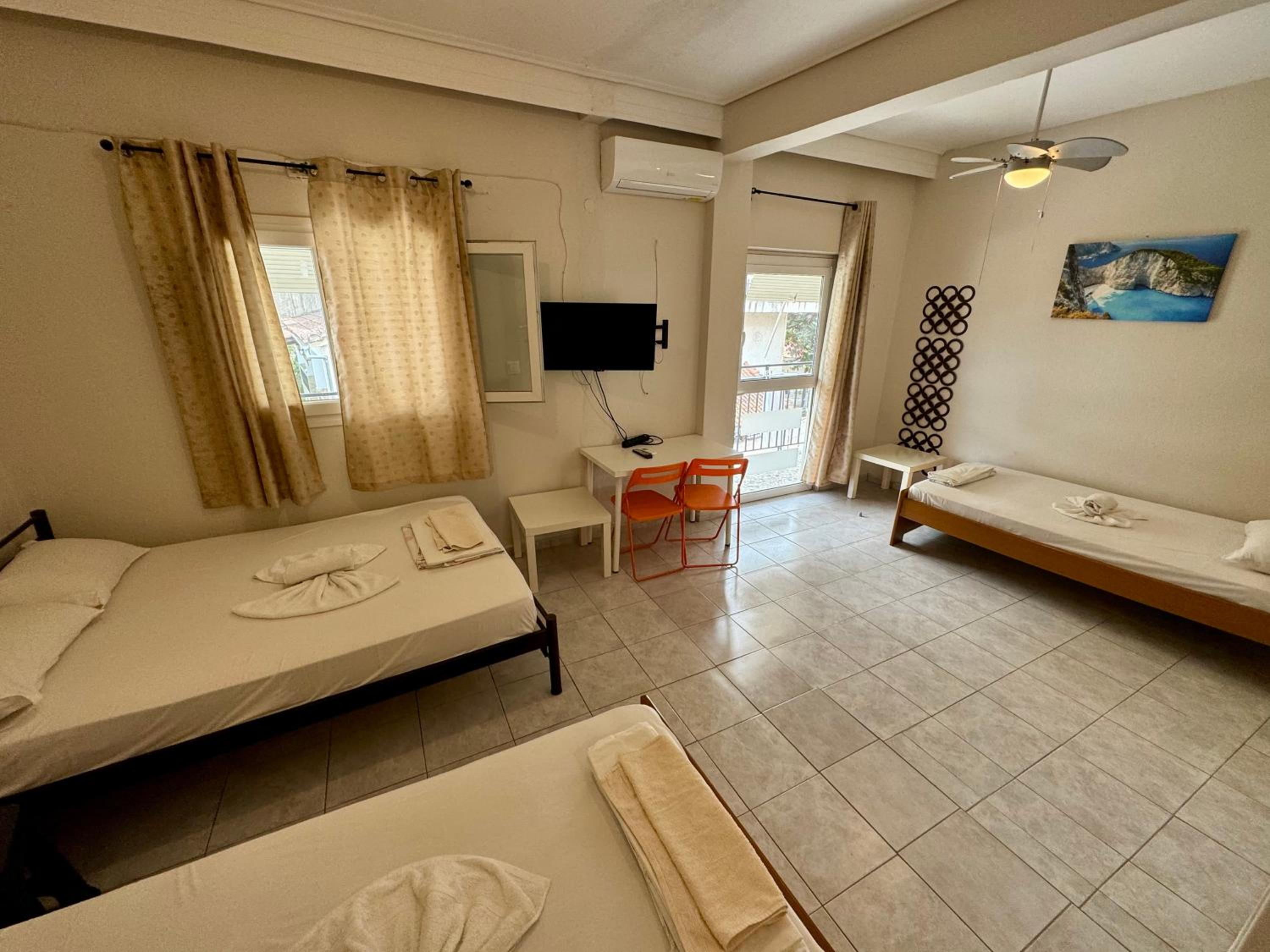 One-Bedroom Apartment with Sea View and Balcony photo 3