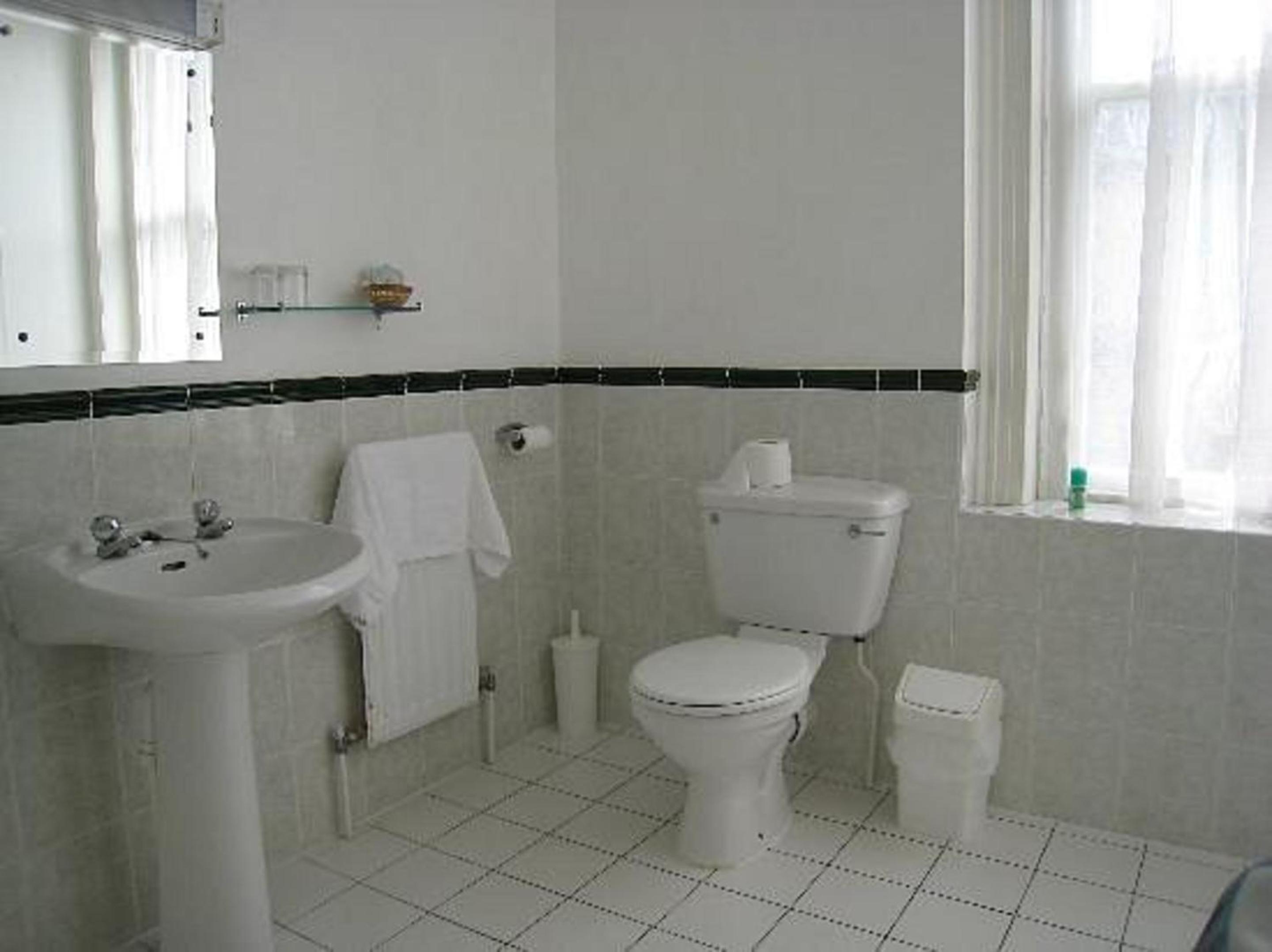 Standard Twin Room photo 3
