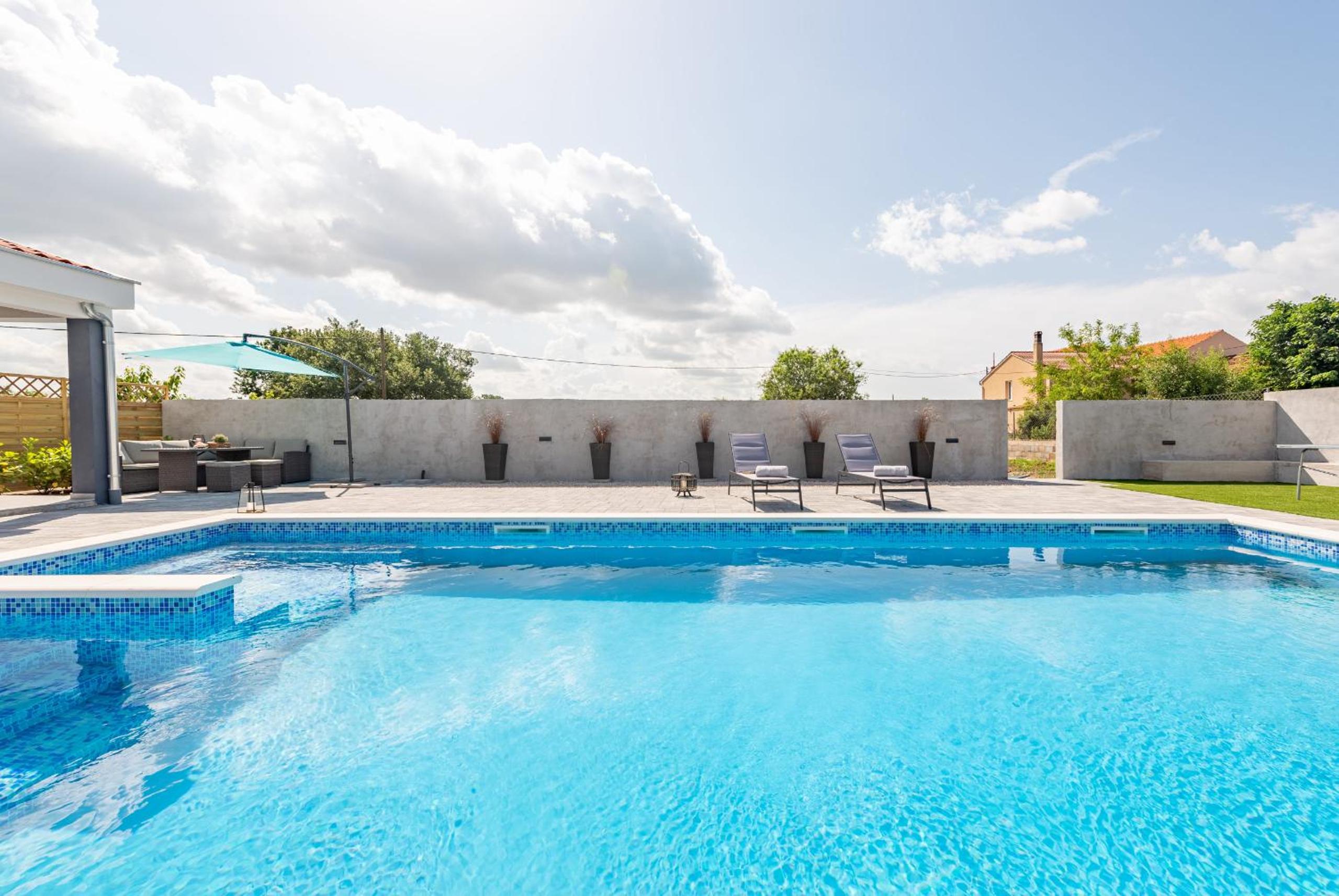 Villa with Private Pool photo 3
