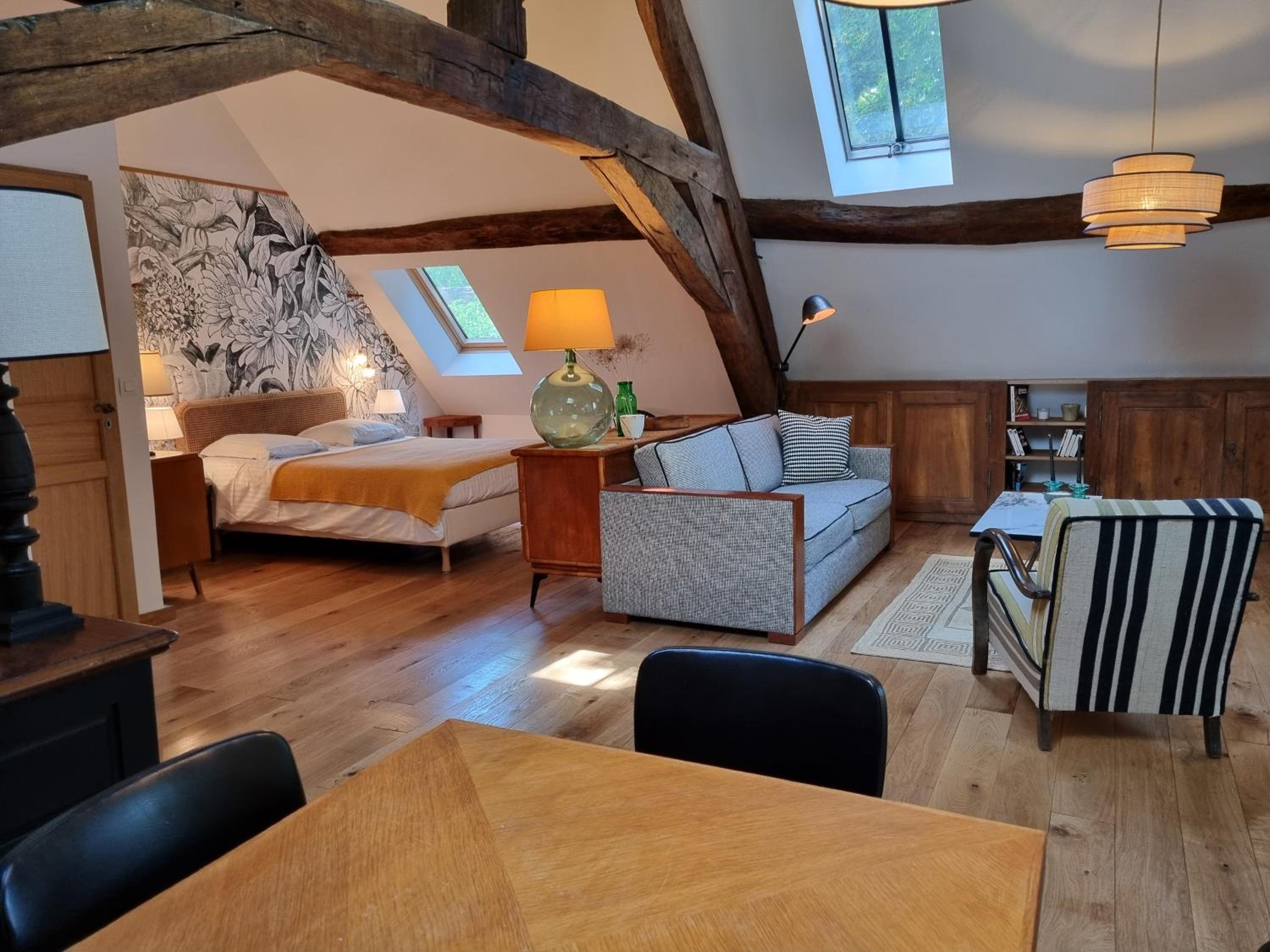 Apartment with Terrace - Photo 12