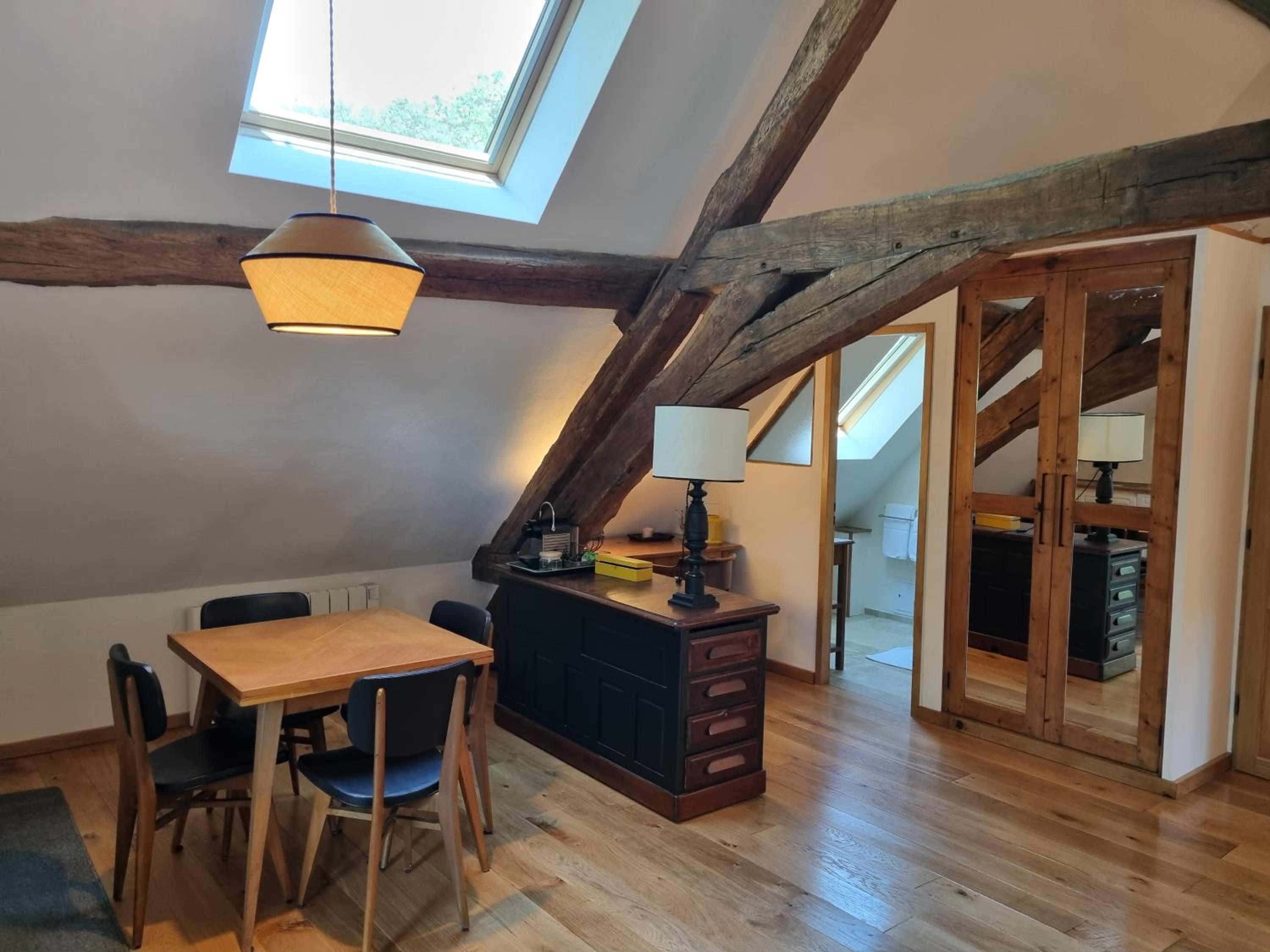 Apartment with Terrace - Photo 14
