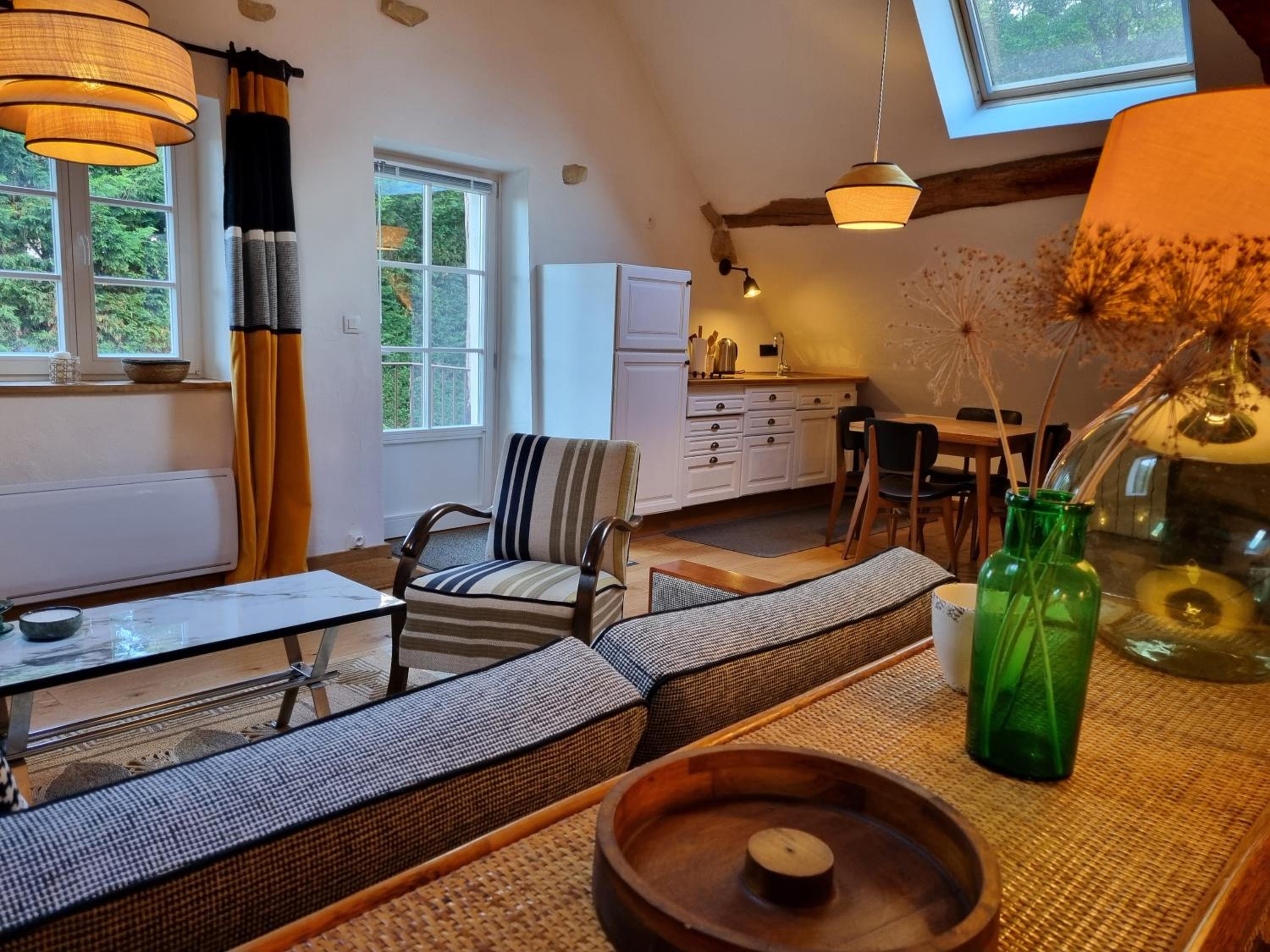 Apartment with Terrace - Photo 8
