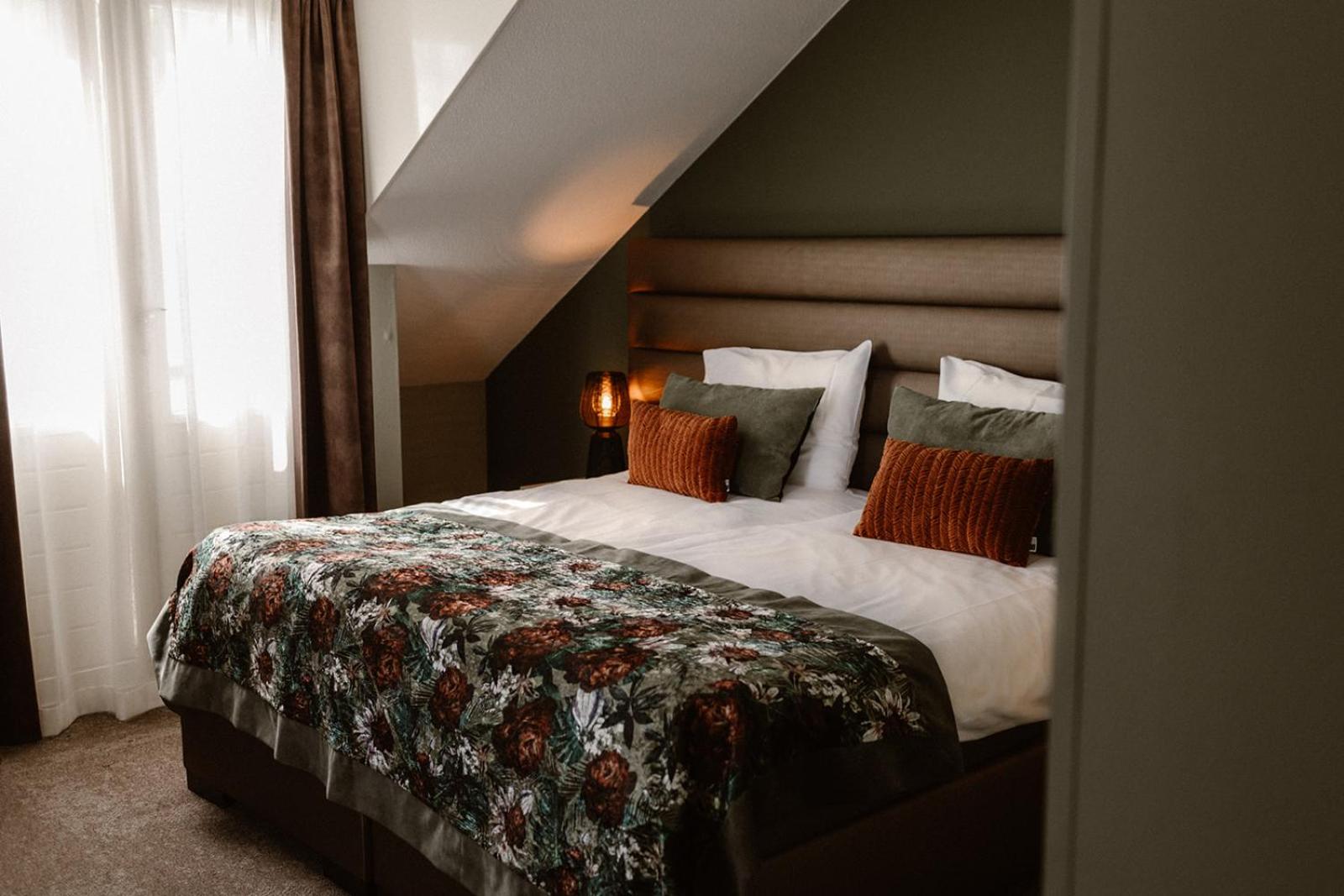 Executive Suite - Photo 1