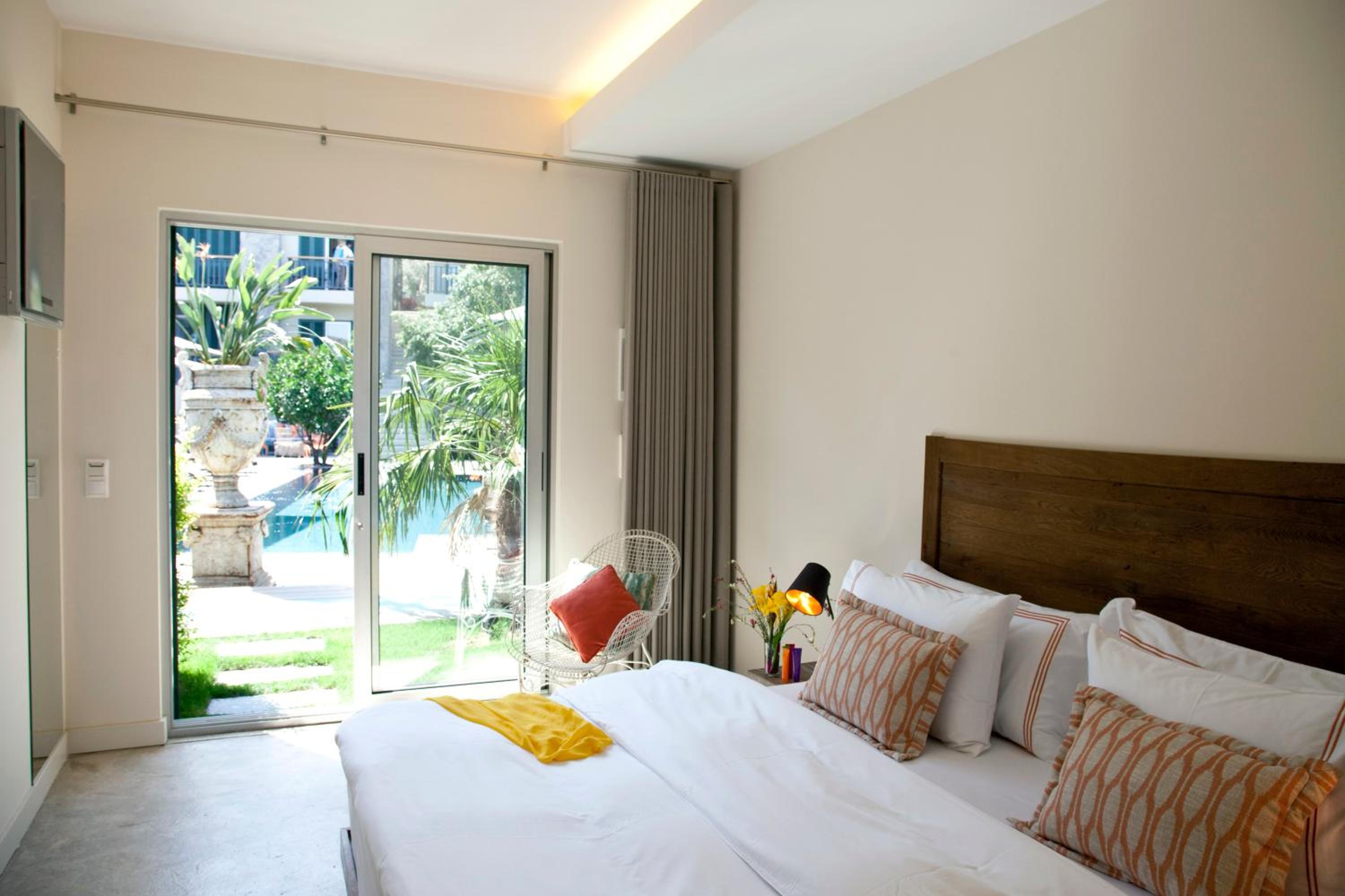 Quarto Duplo Superior com Acesso à Piscina