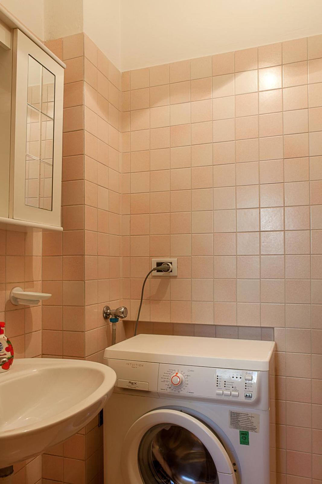 One-Bedroom Apartment - Photo 5