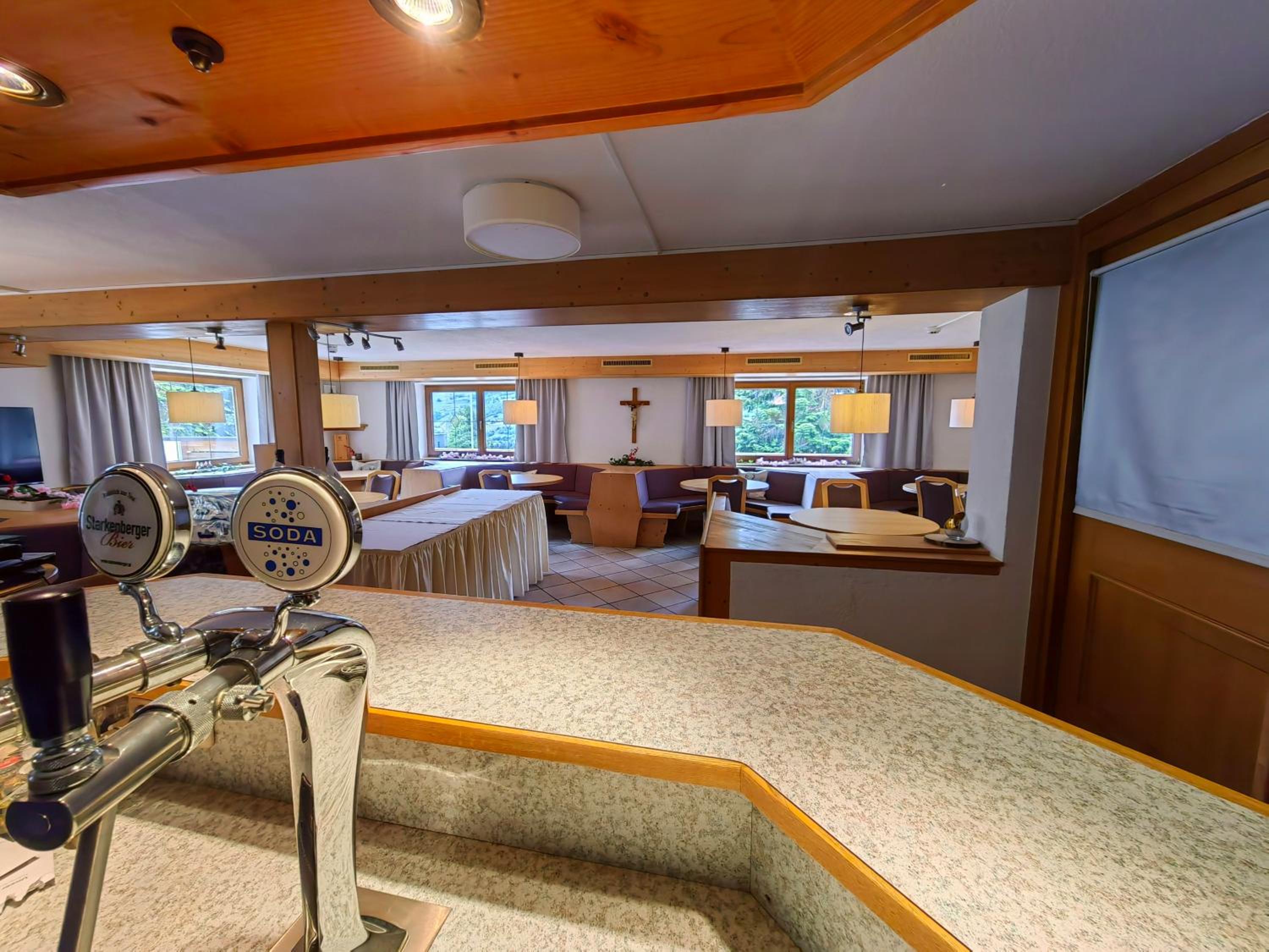 One-Bedroom Apartment with Balcony photo 2