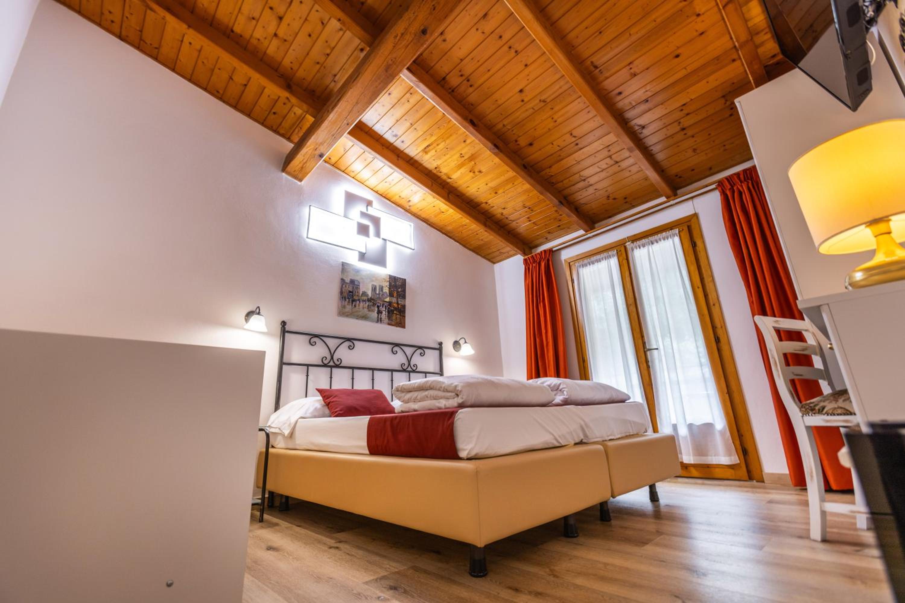 Double Room Attic - Mountain Side - Photo 12