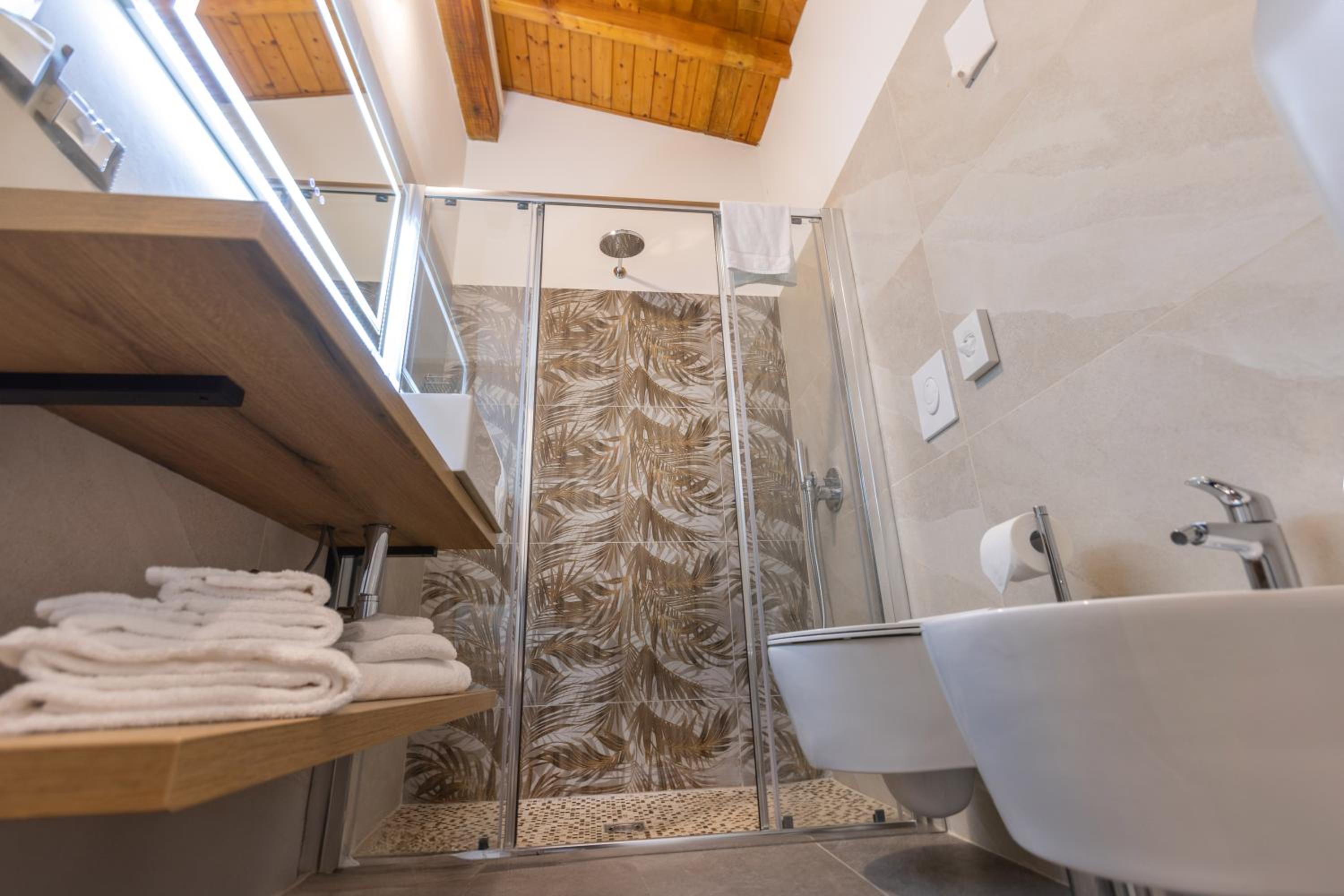 Double Room Attic - Mountain Side - Photo 15
