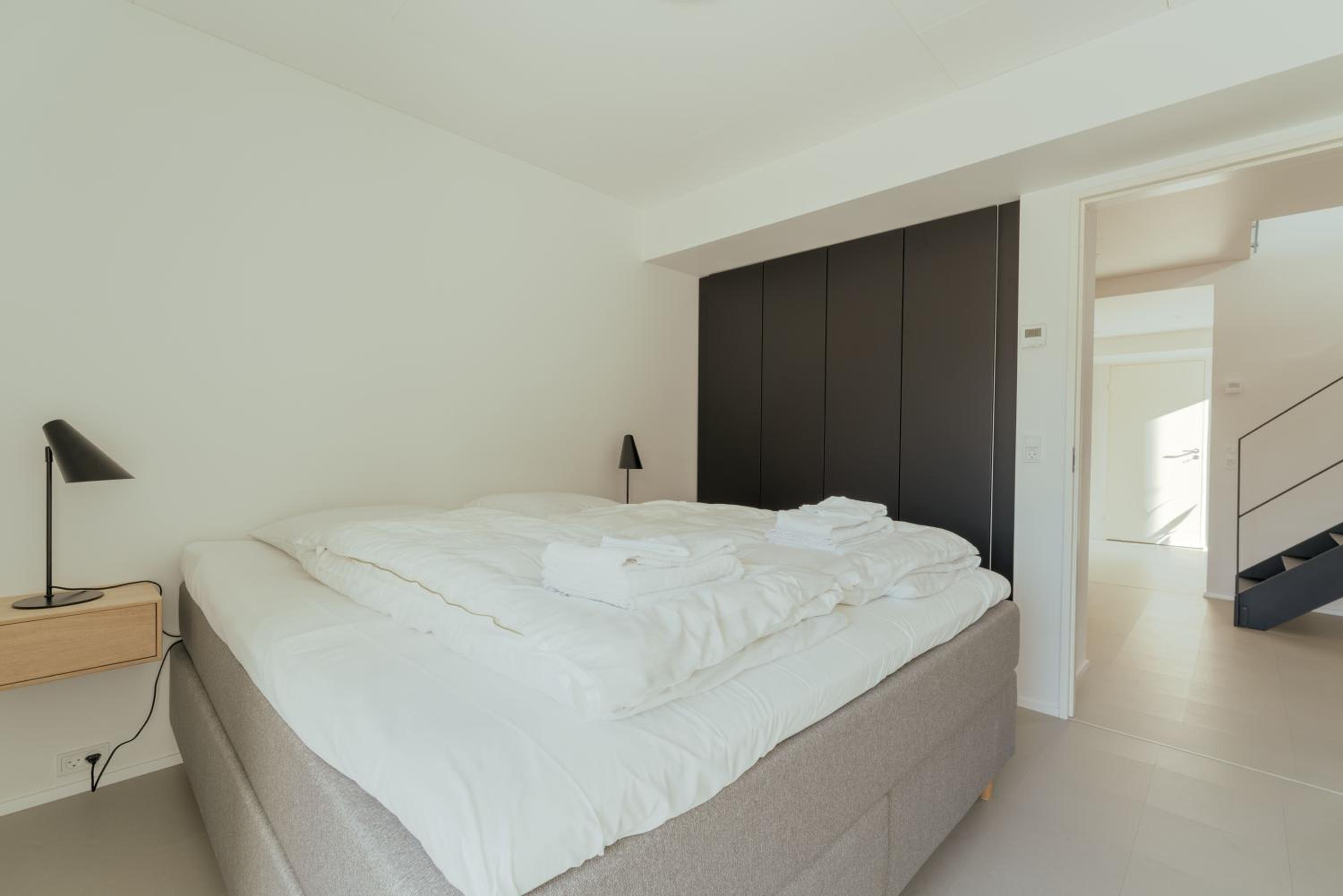 Three-Bedroom House photo 3