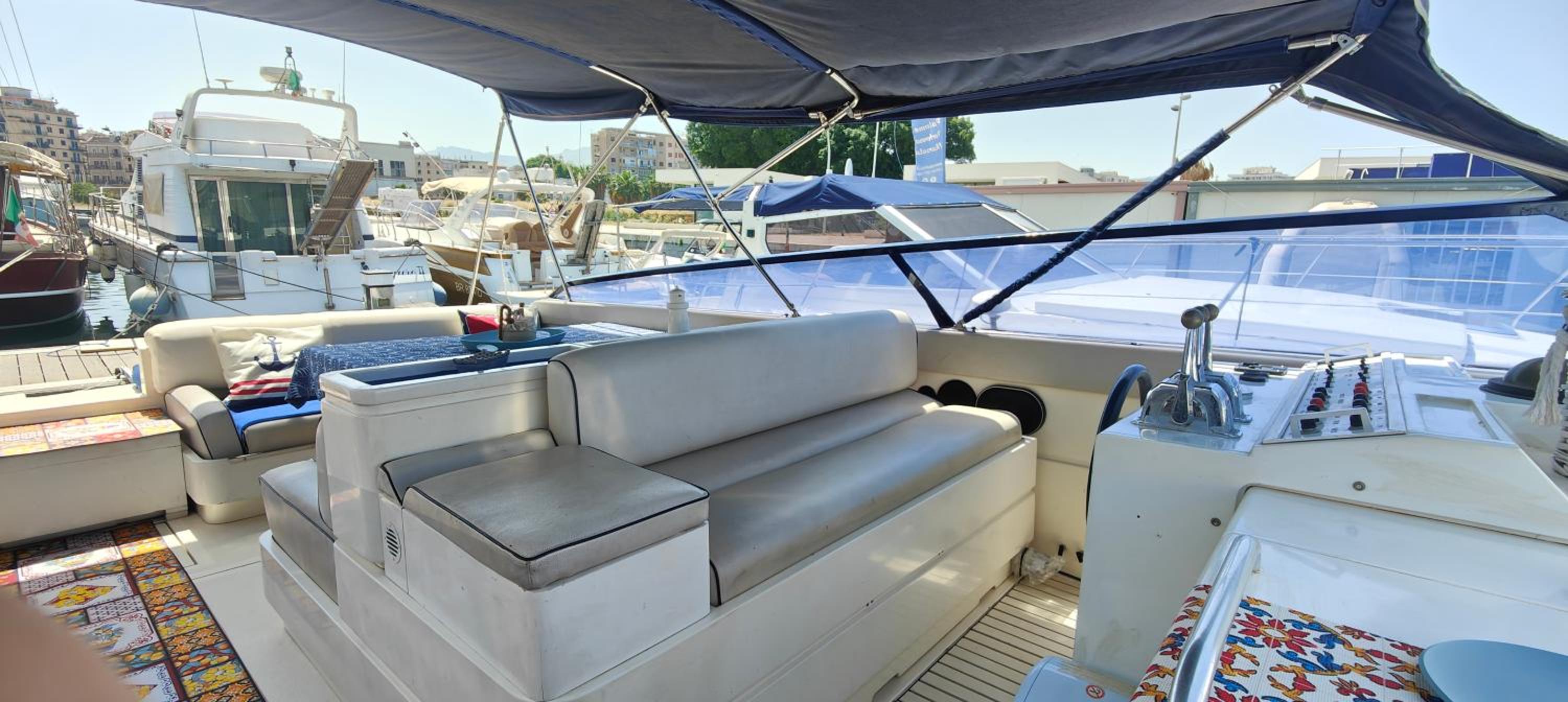 Two-Cabin Boat - Photo 27