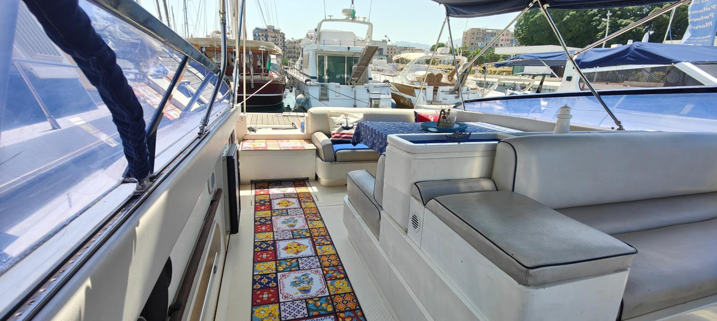 Two-Cabin Boat - Photo 31