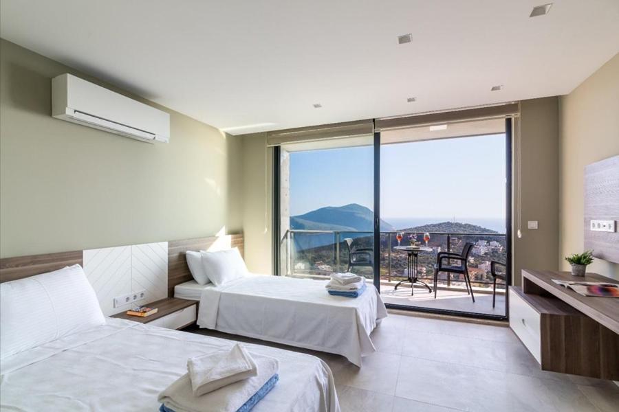 Three-Bedroom Villa photo 3