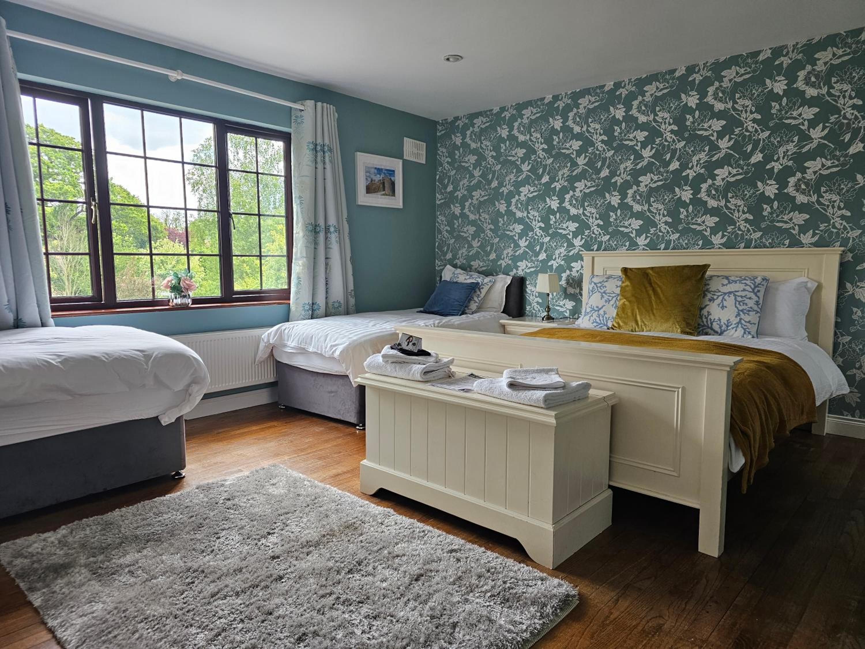 Standard Queen Room