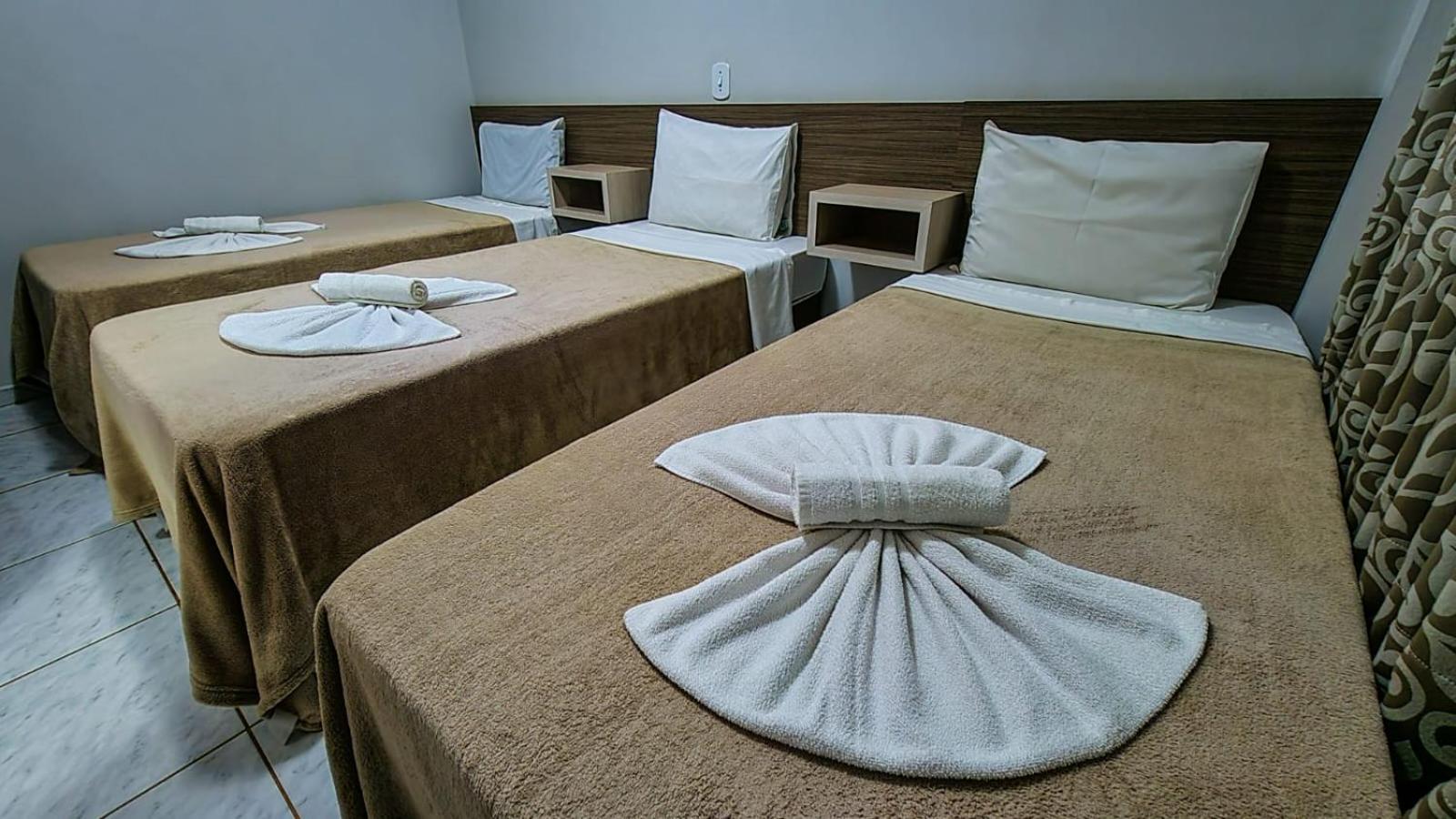 Economy Triple Room photo 2