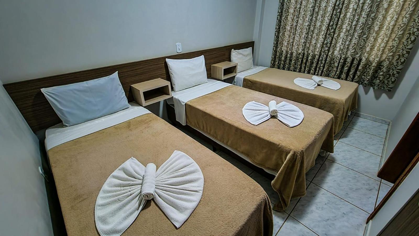 Economy Triple Room photo 3