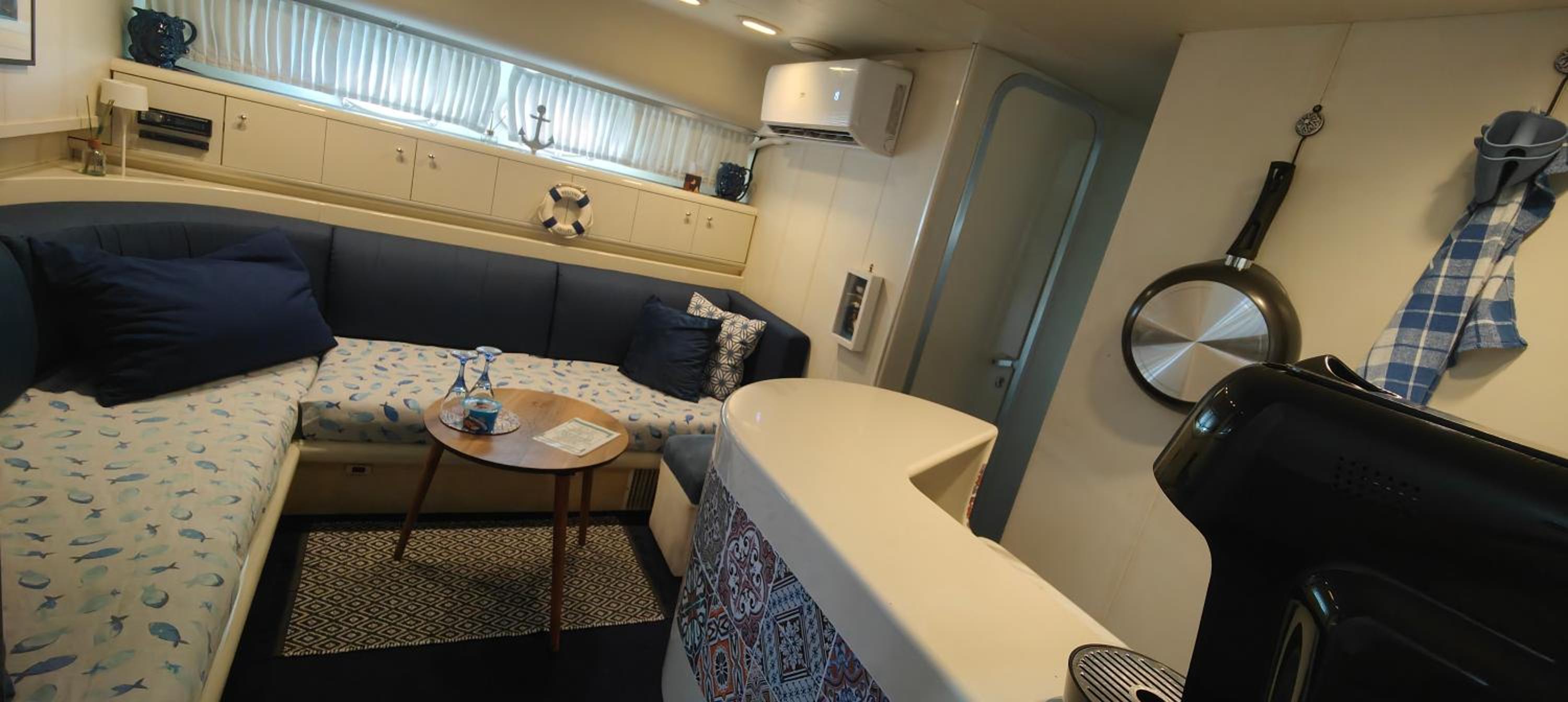 Two-Cabin Boat - Photo 23