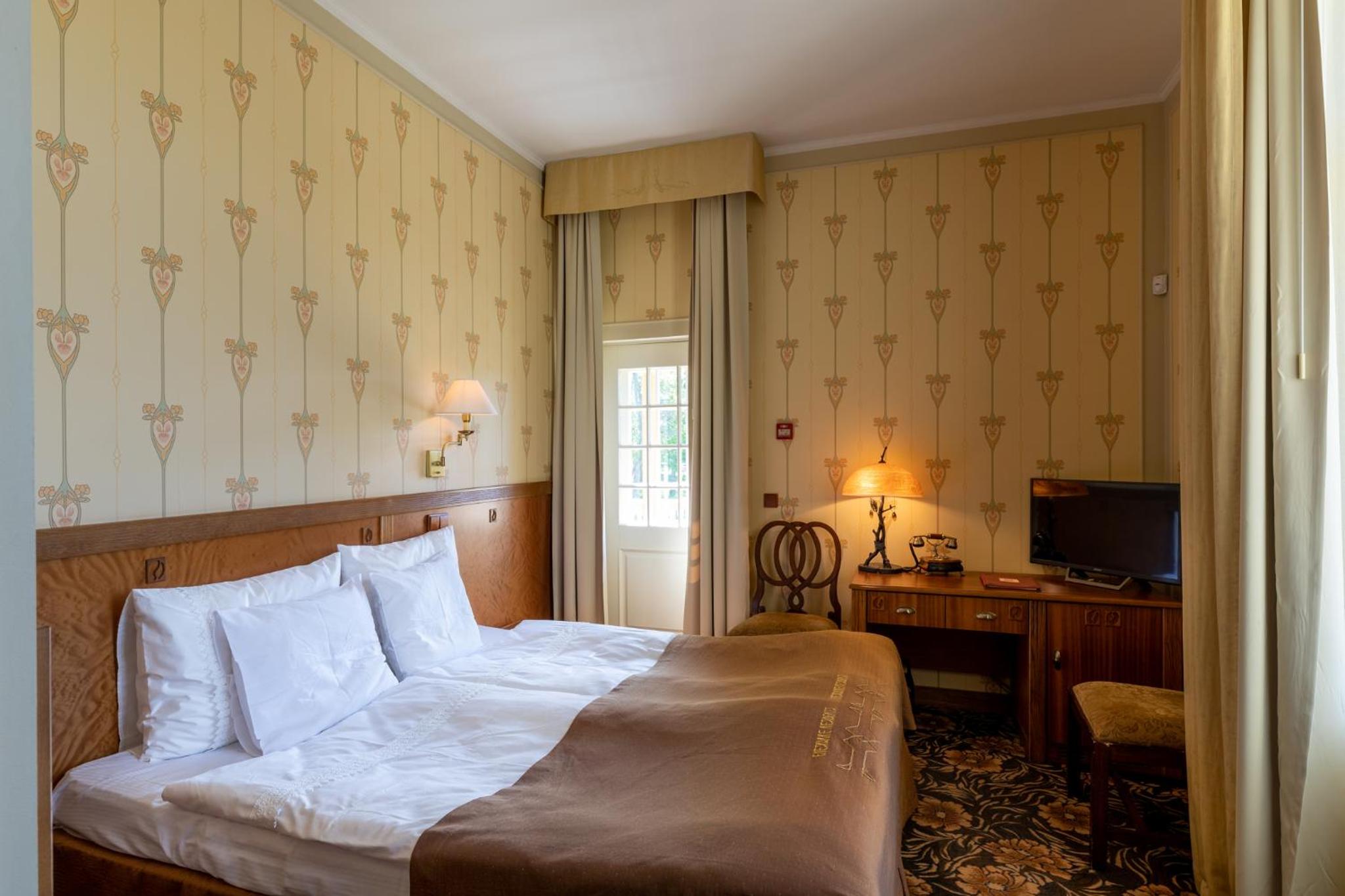 Deluxe Double or Twin Room with Balcony