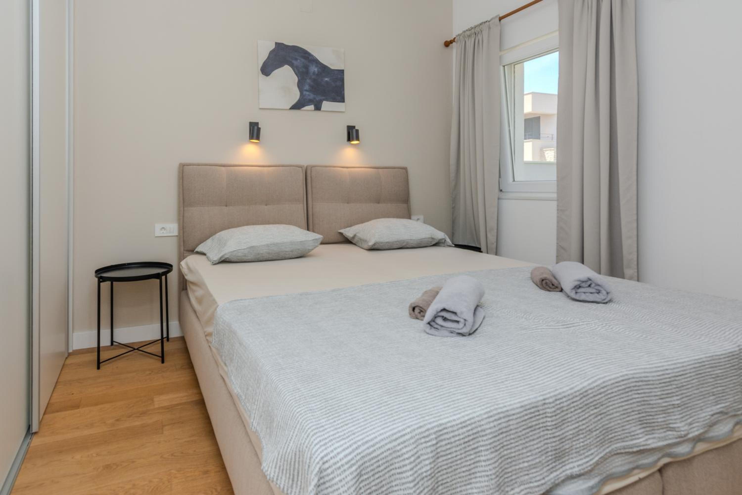 Three-Bedroom House photo 3