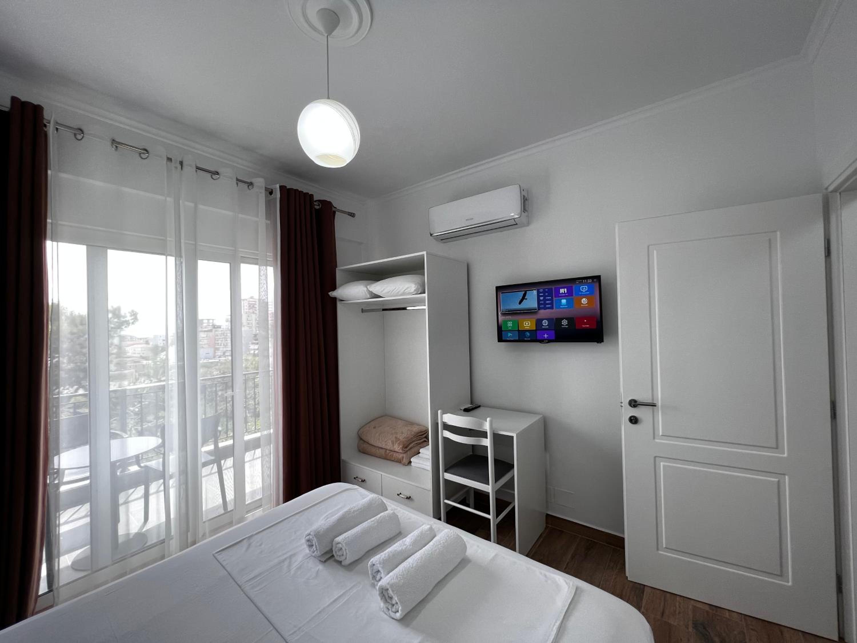 Apartment with Garden View