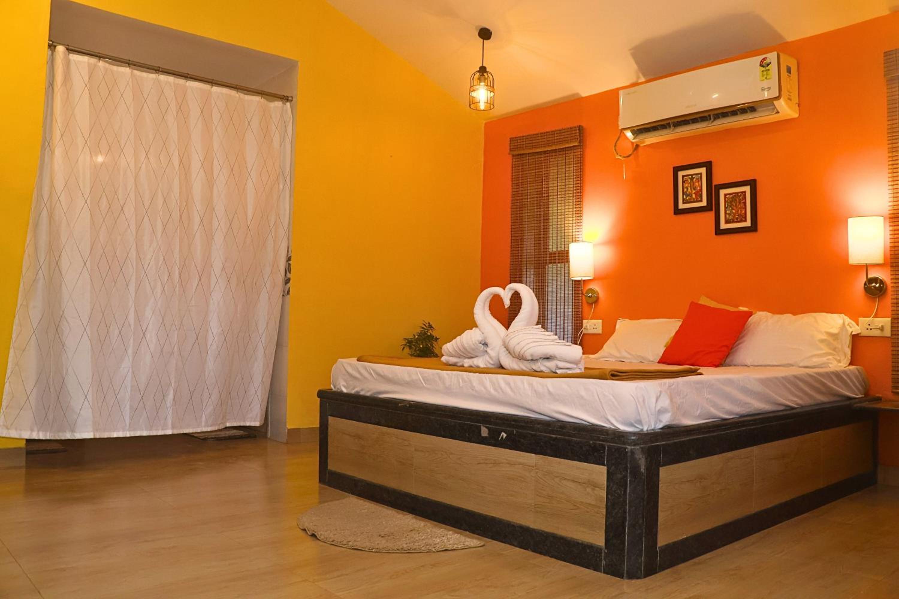 Deluxe Room - Photo 10
