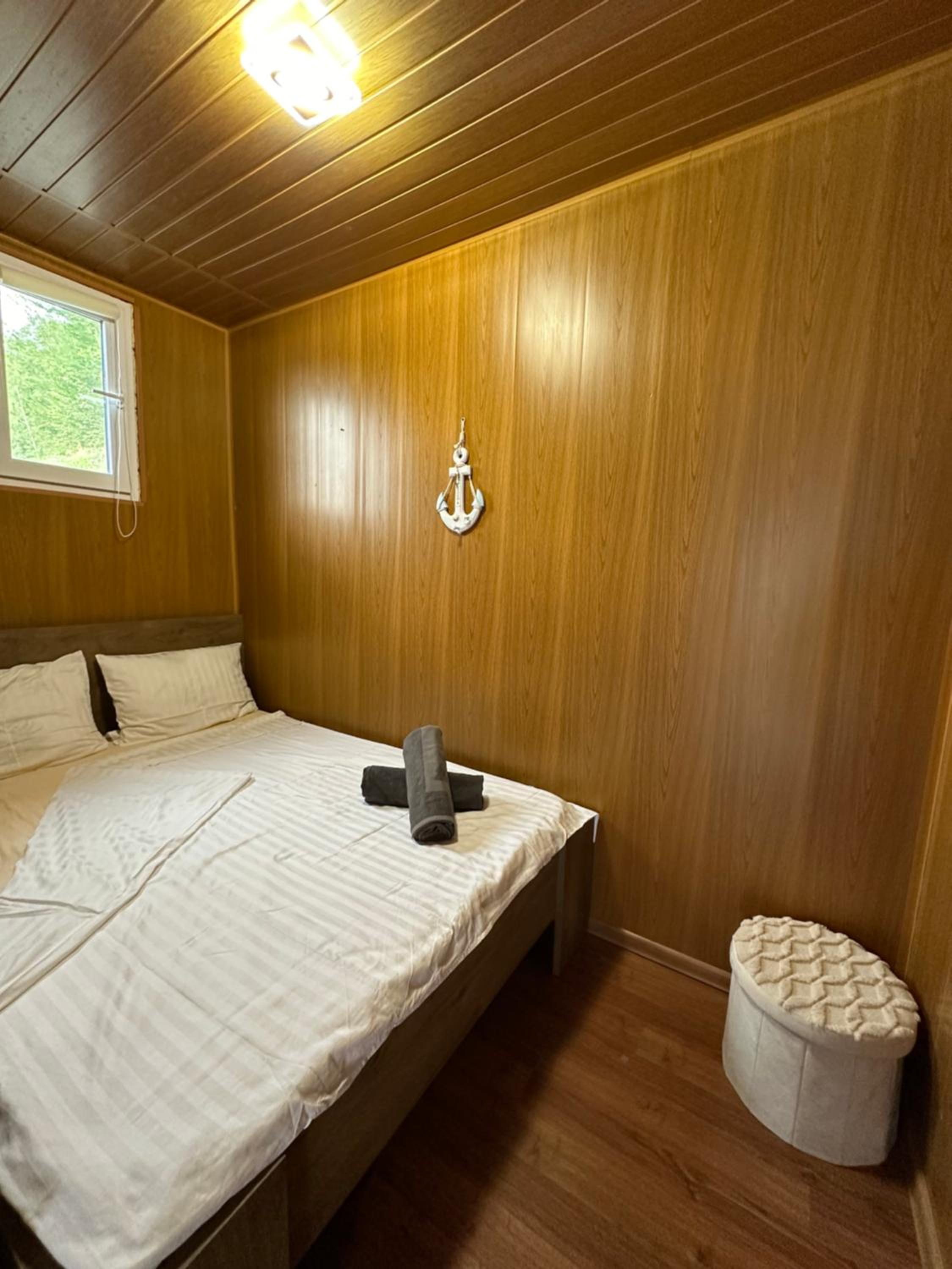Three-Bedroom House photo 2