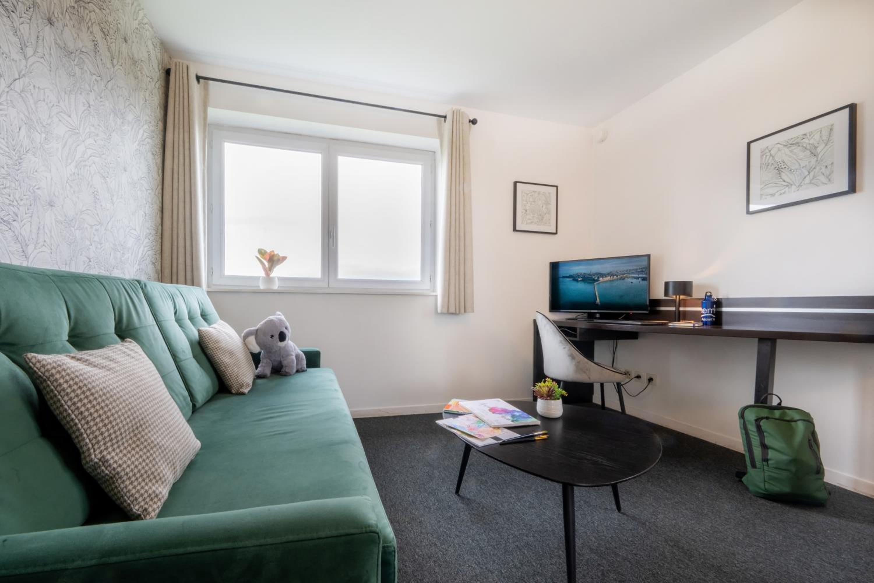 One-Bedroom Apartment - Photo 1
