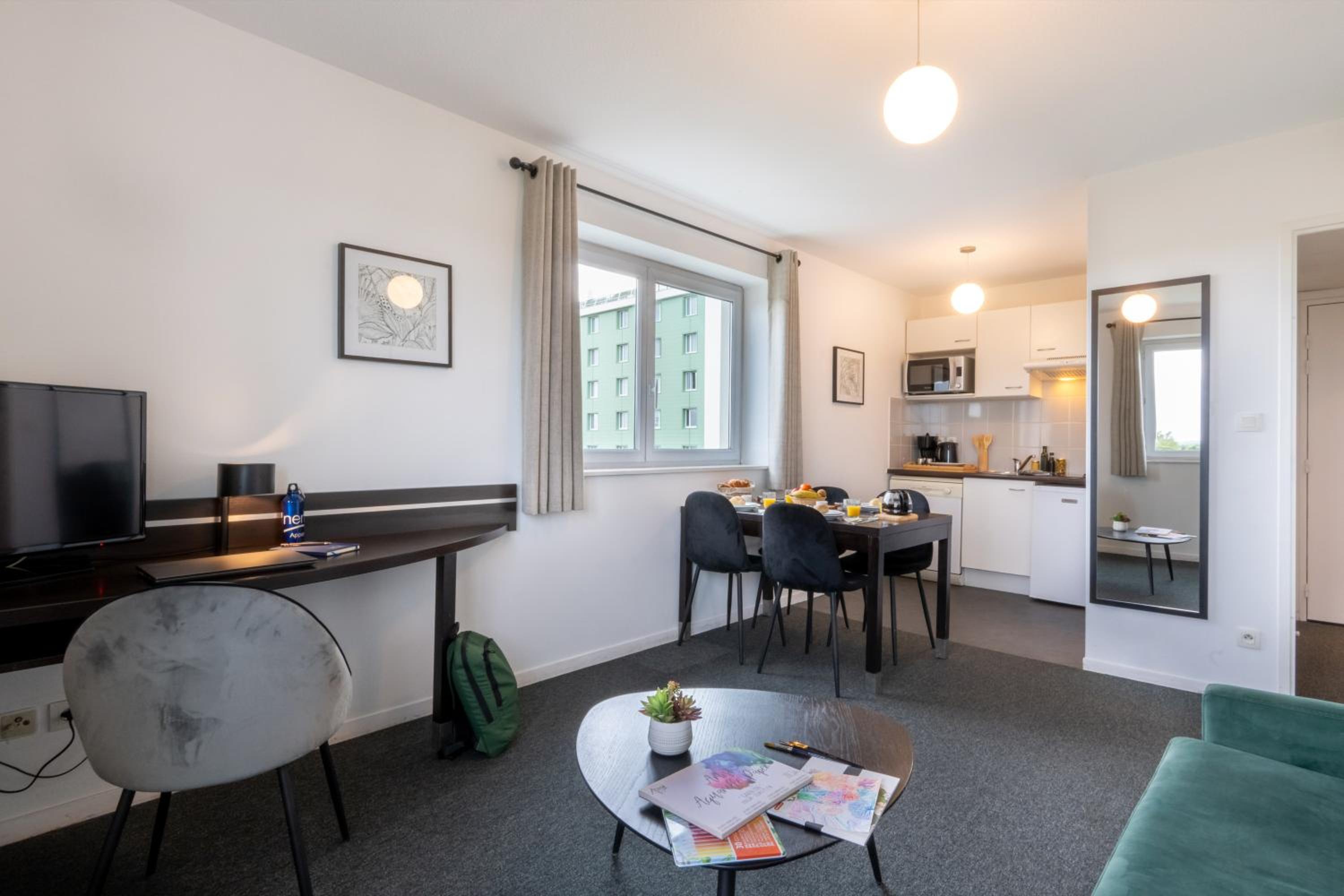 One-Bedroom Apartment - Photo 7