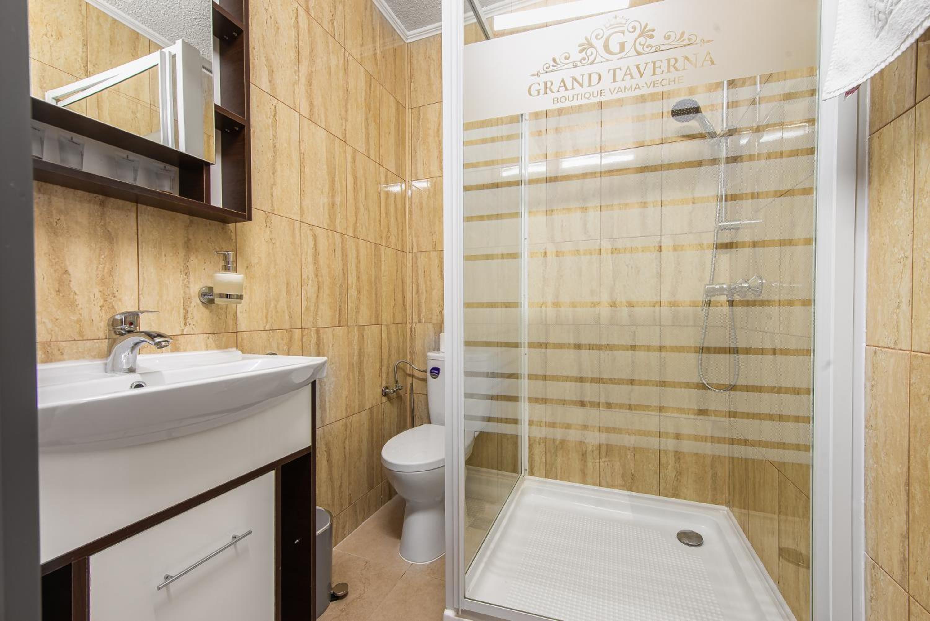 Standard Double Room - Photo 6
