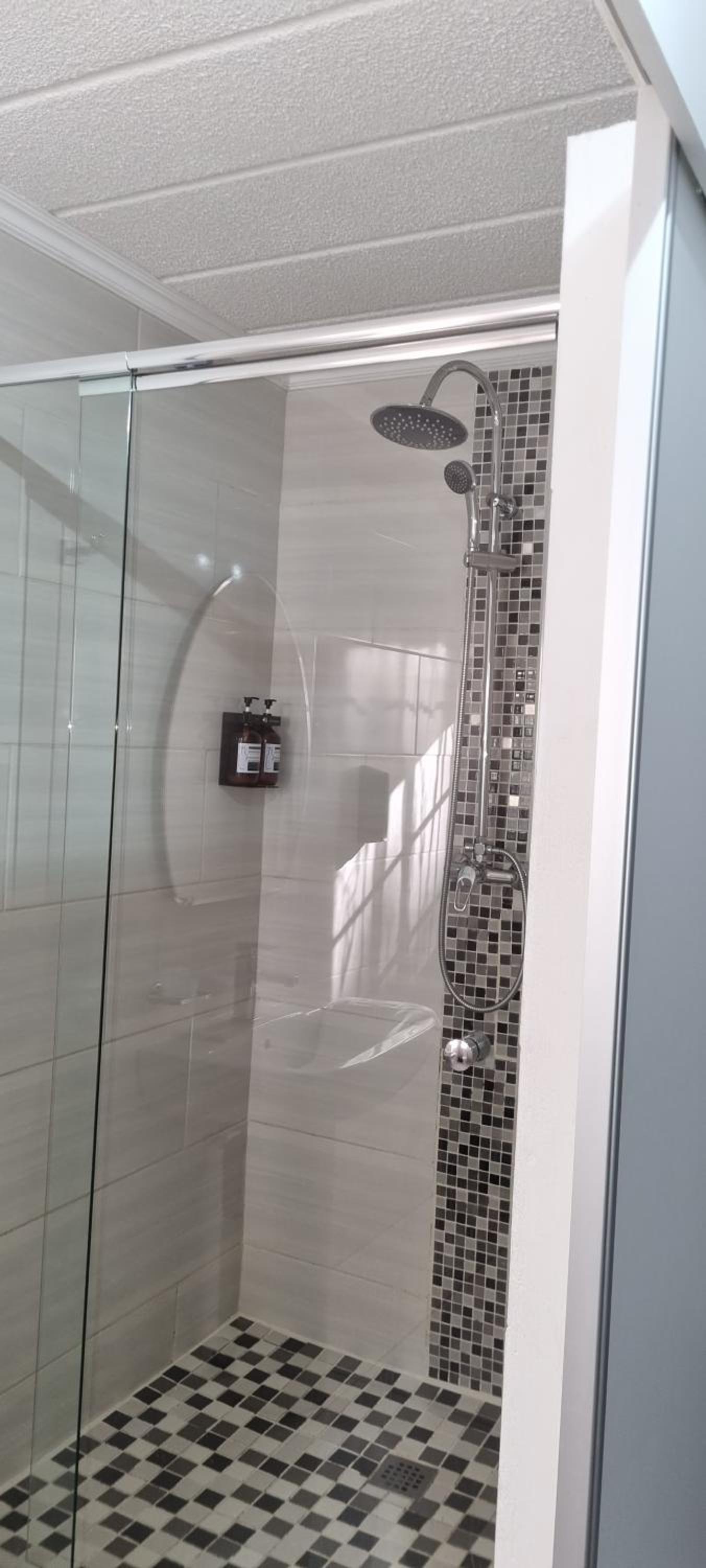 Deluxe Double or Twin Room with Garden View photo 3