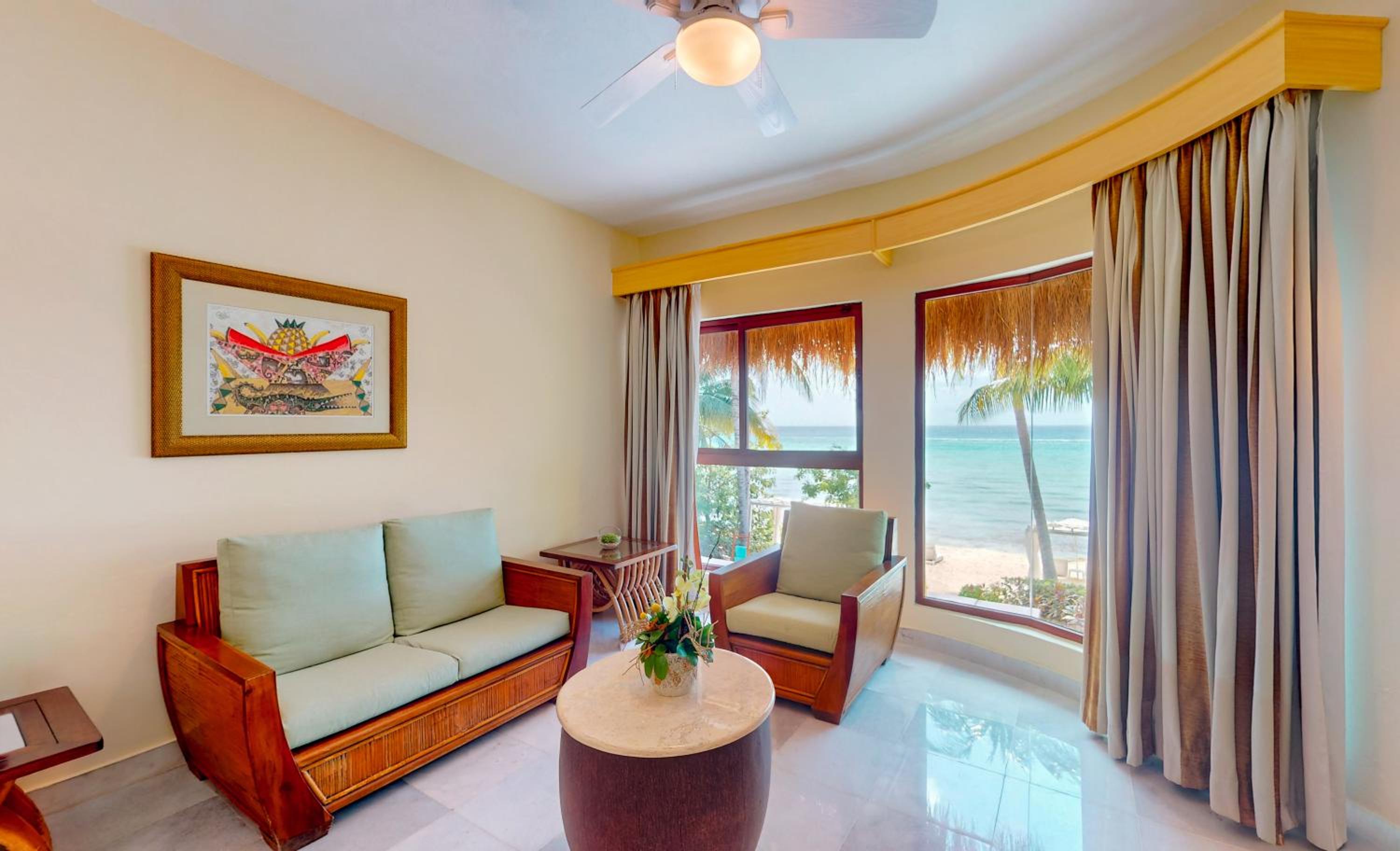 Suite Ocean Front - Photo 1