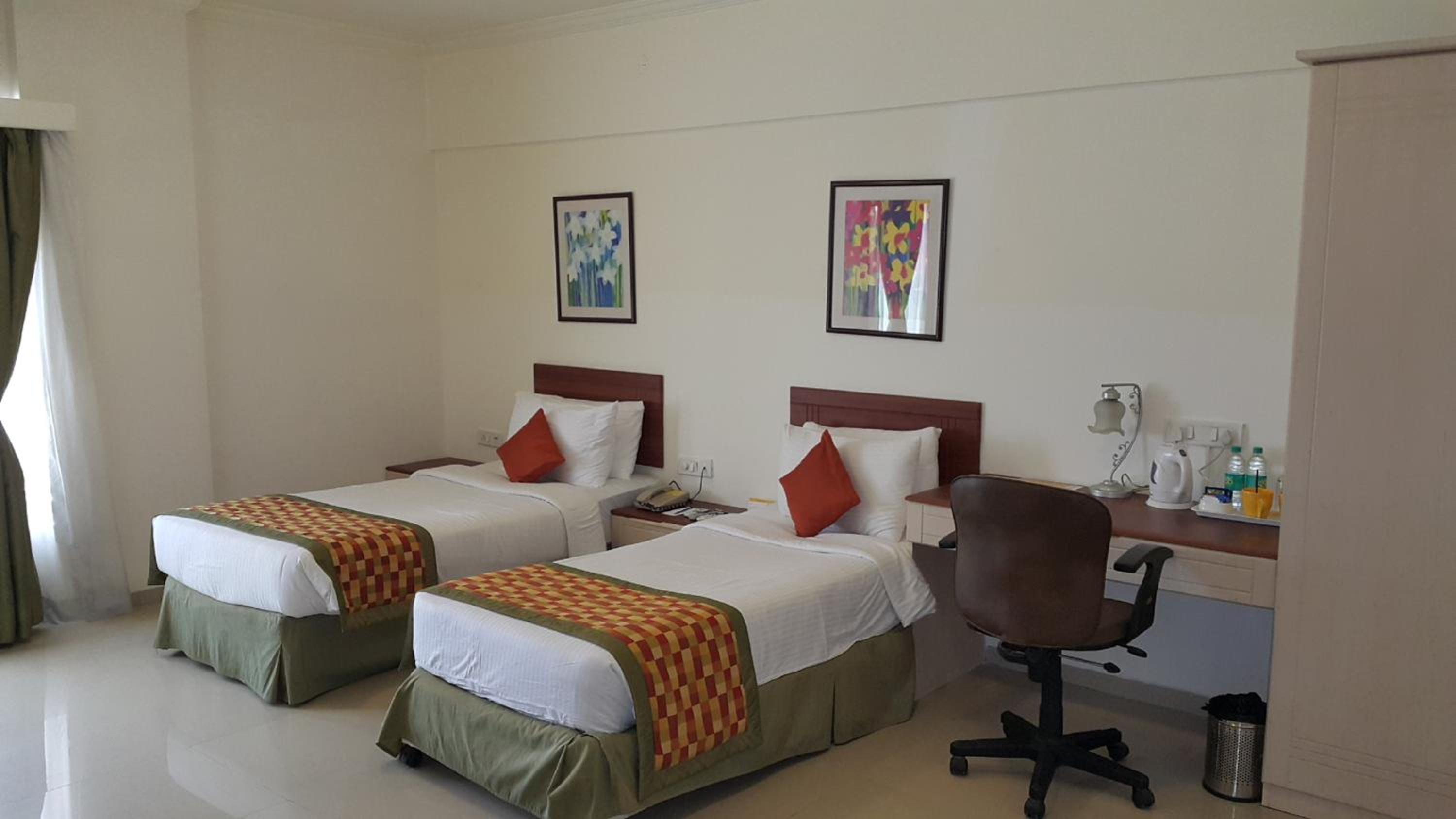 Standard Room with 20% discount on Food & Beverages and Early check in late check out upto 2 hrs subject to availability - Photo 2