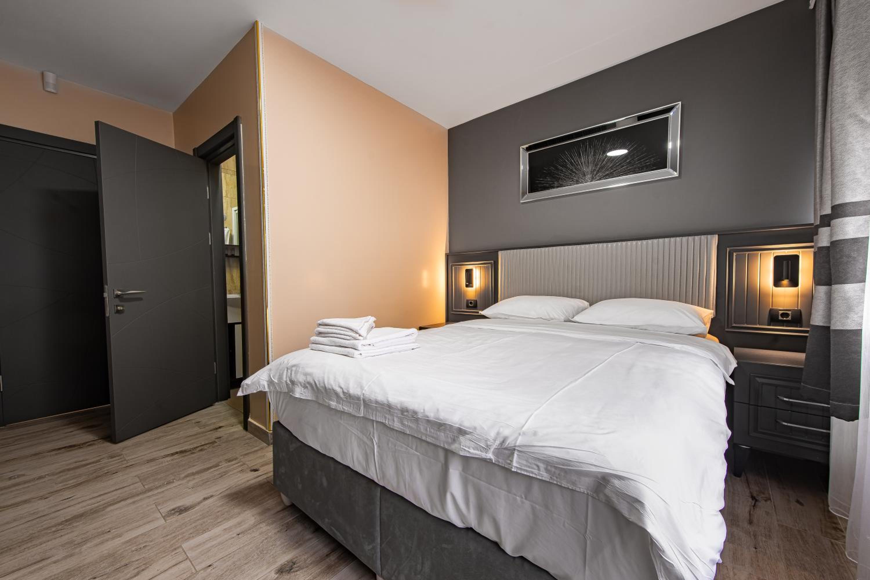 Standard Double Room - Photo 3