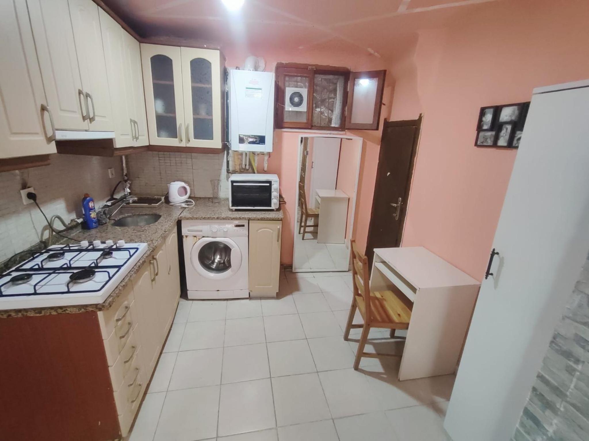 Small Single Room photo 2