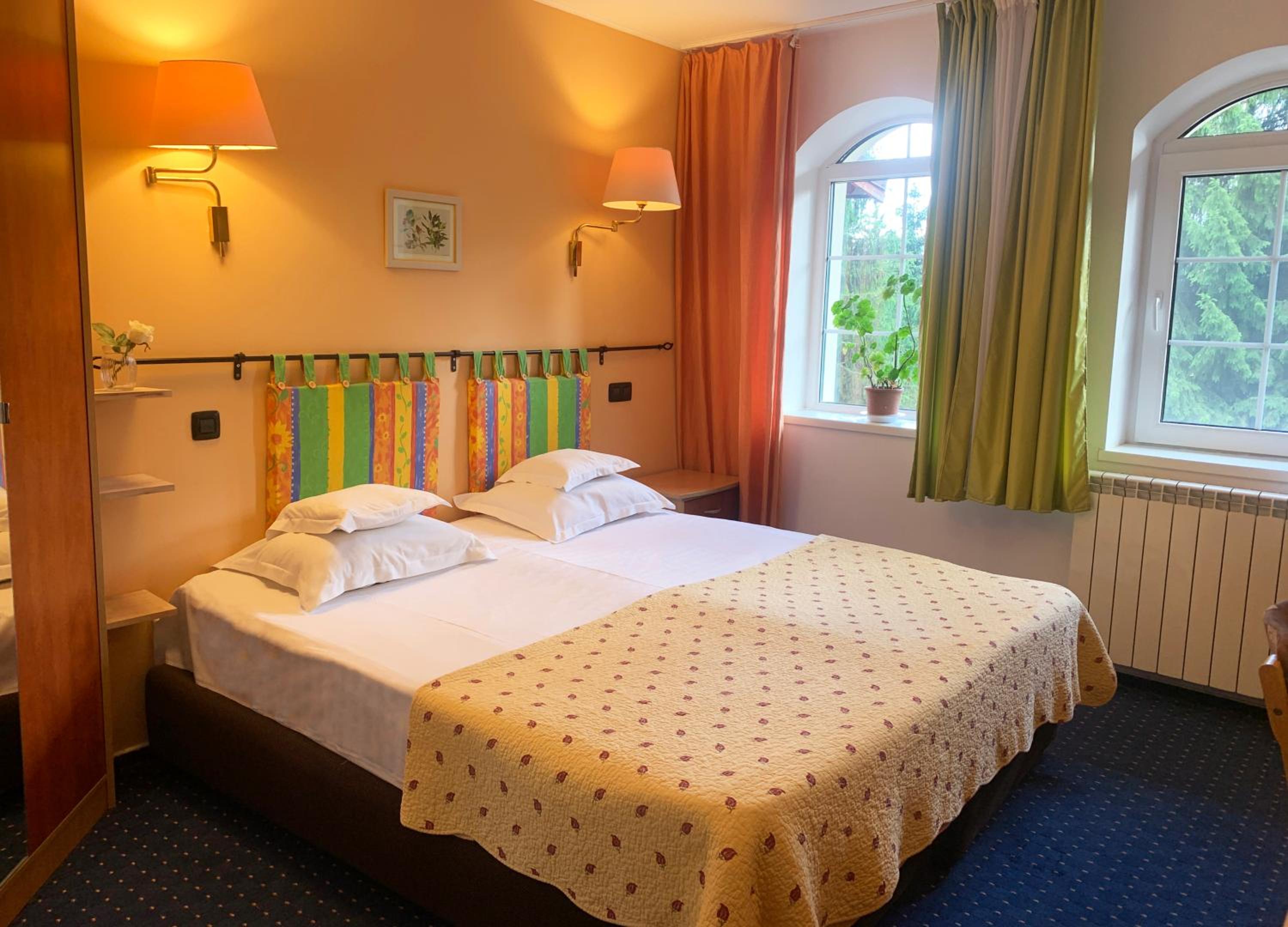 Double Room with Private Bathroom photo 1