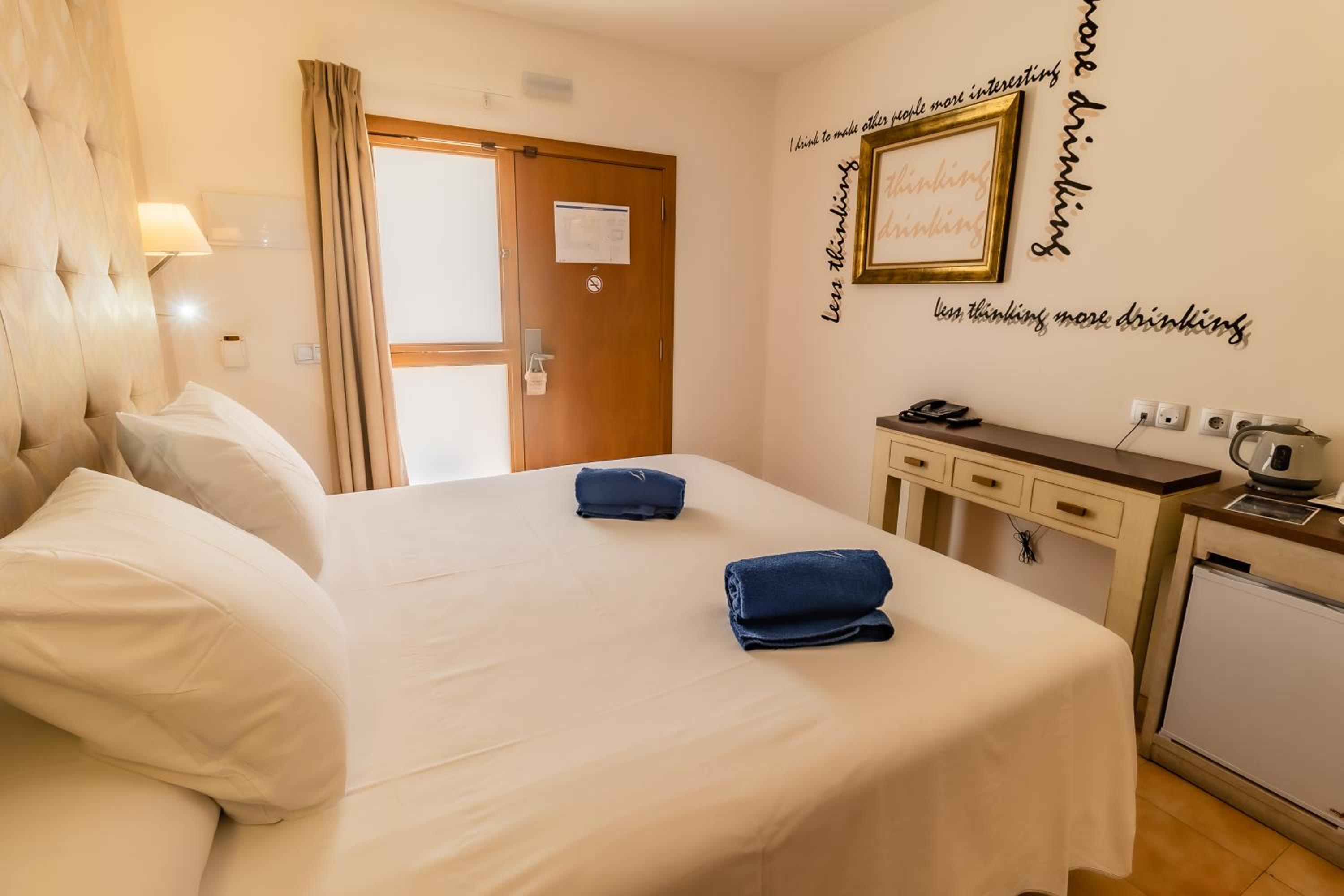 Standard Double Room photo 2