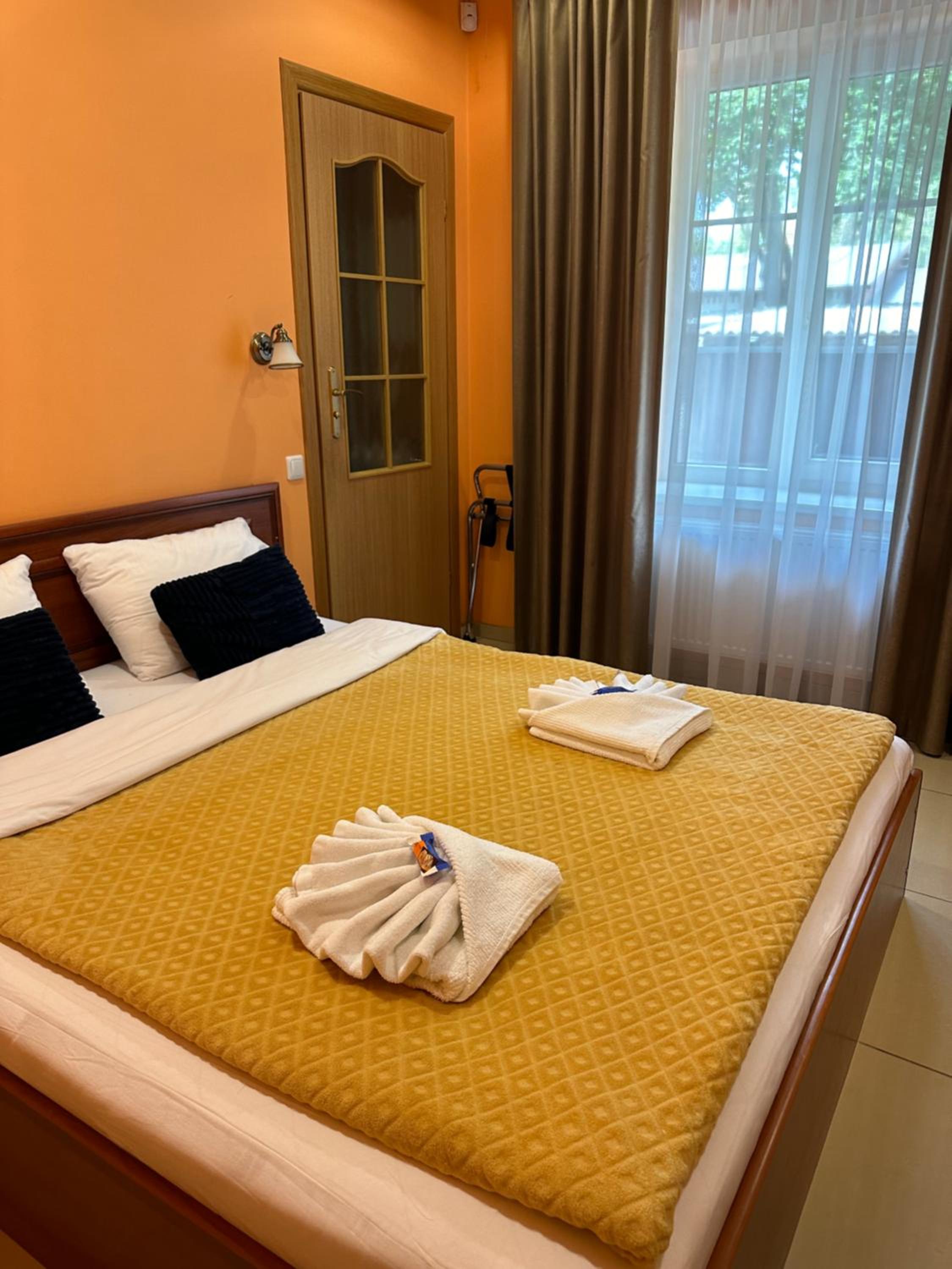 Double Room - Photo 4