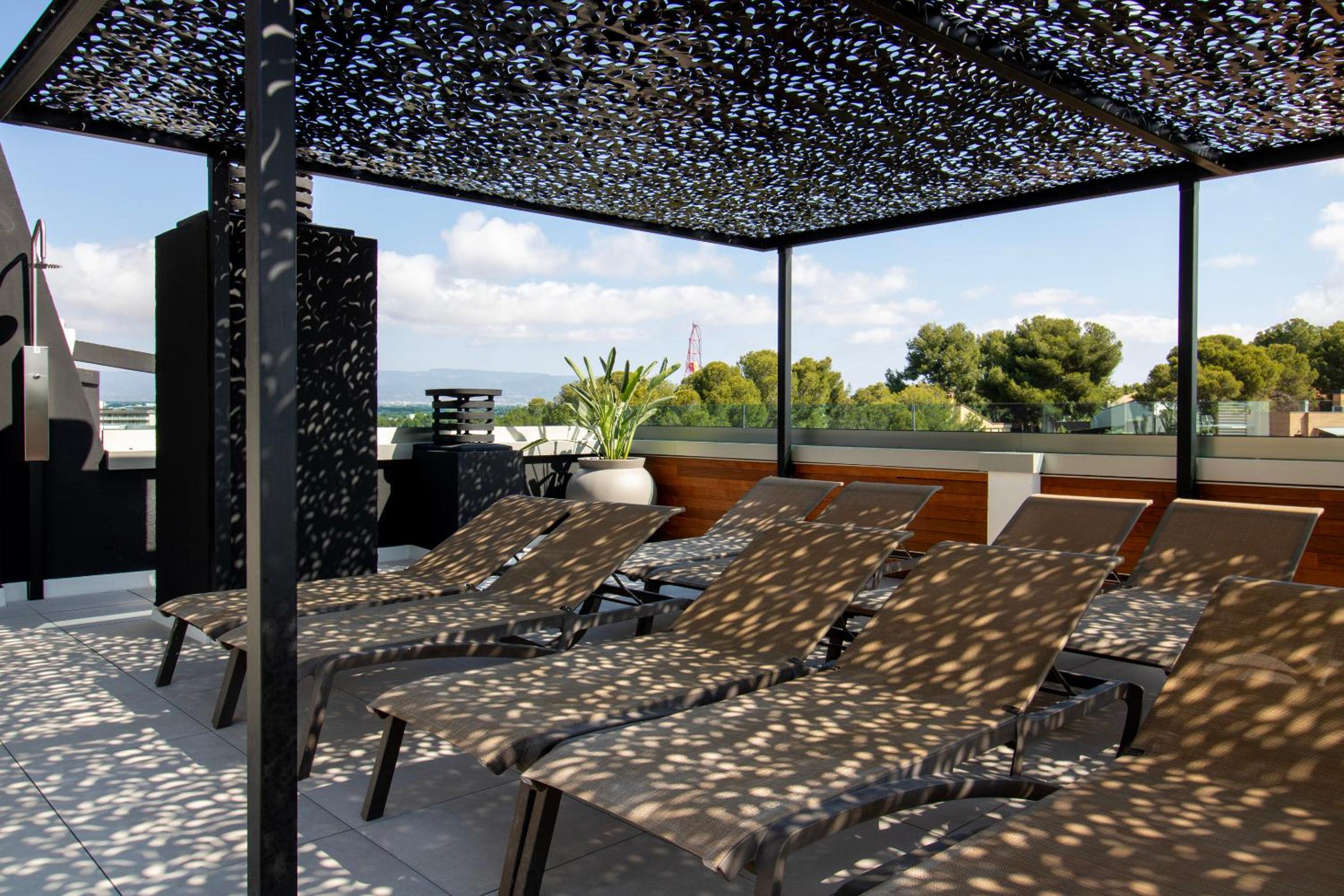 Privilege Rooftop Pool - Photo 13