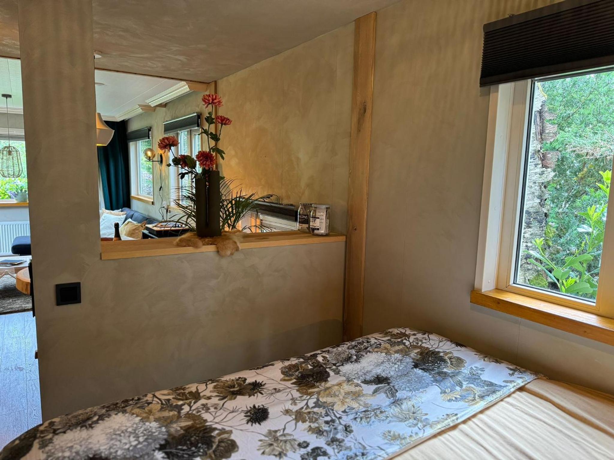 One-Bedroom House photo 1