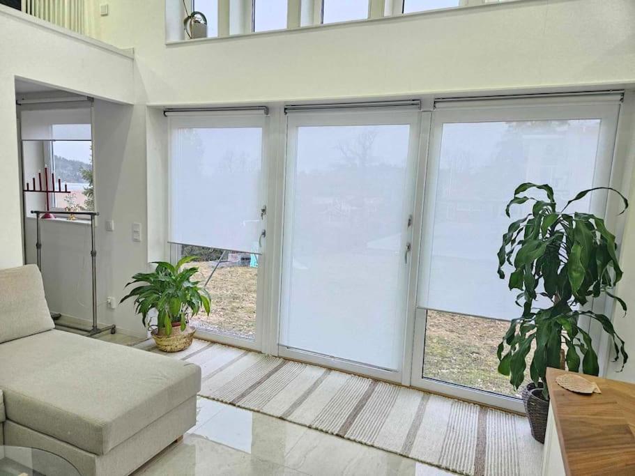 One-Bedroom House photo 1